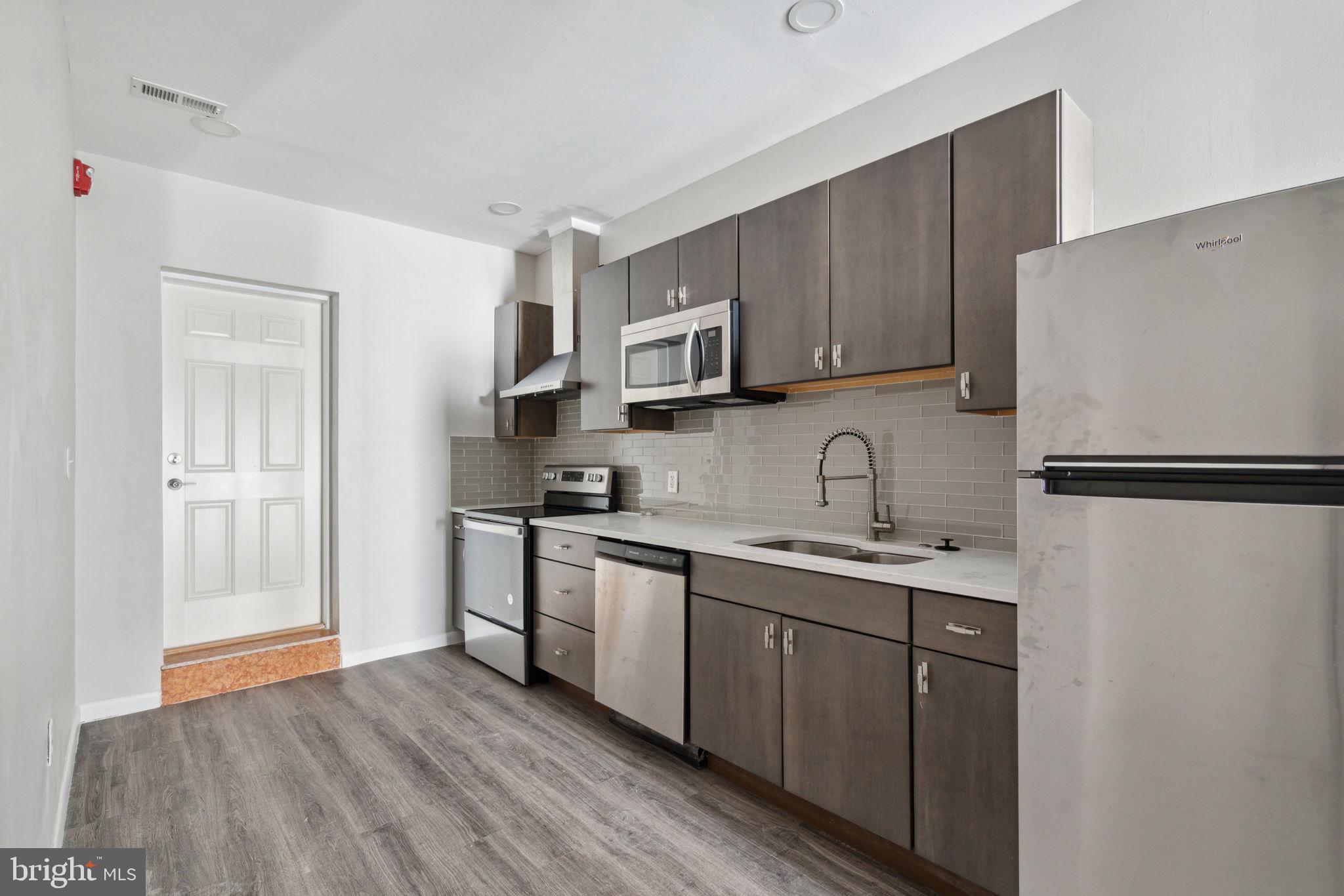 175-77 W GIRARD AVE #1