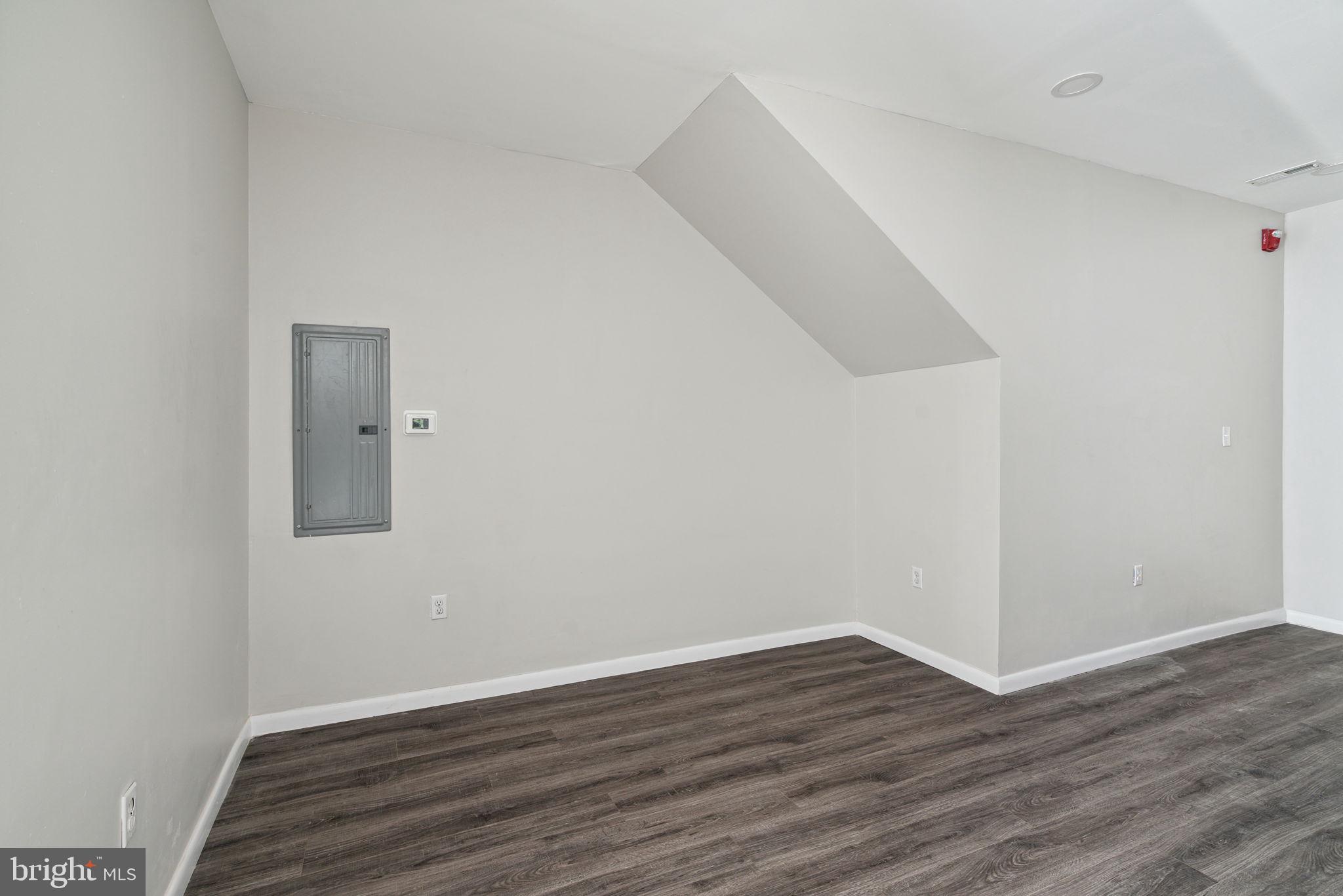 175-77 W GIRARD AVE #1