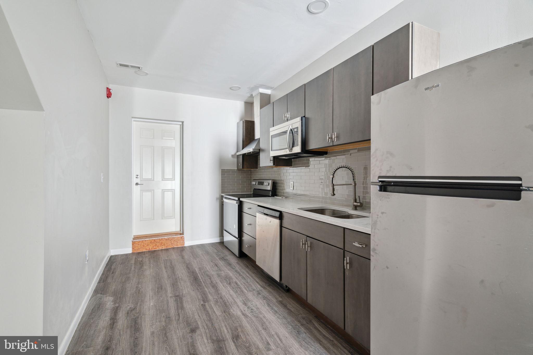 175-77 W GIRARD AVE #1