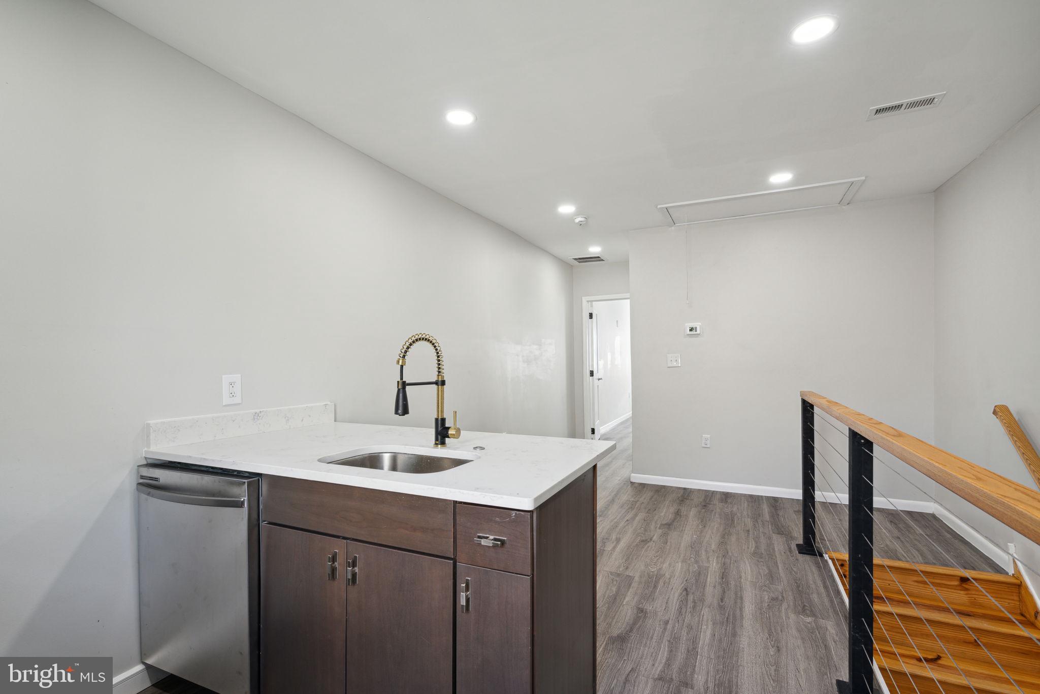 175-77 W GIRARD AVE #2