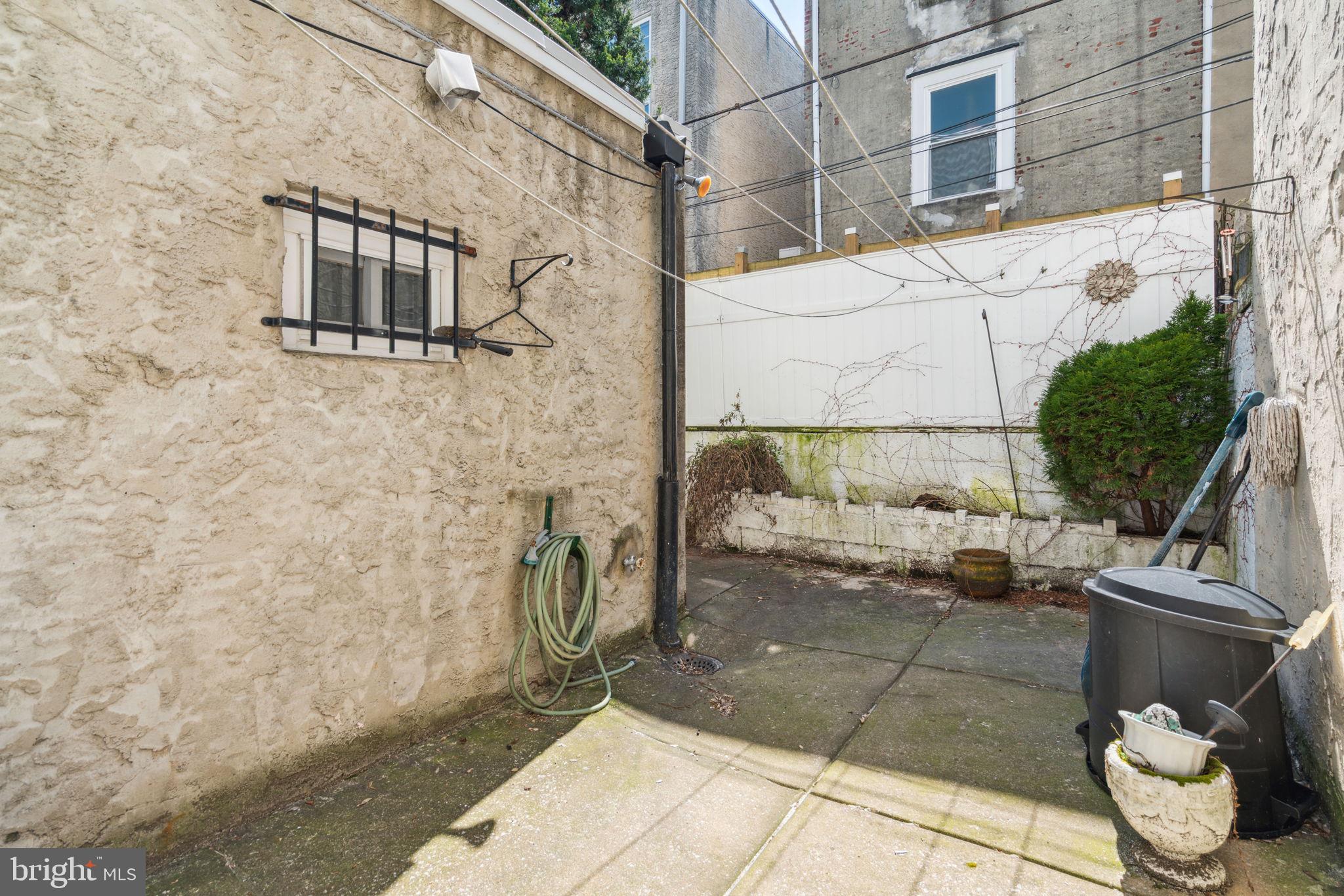 712 Carpenter St