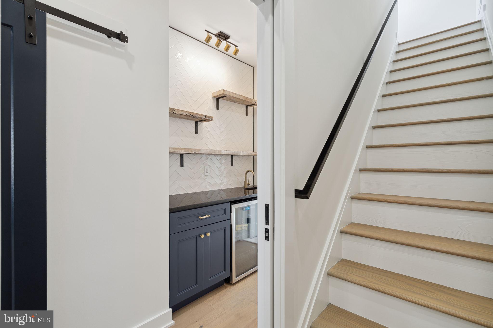 2437 CEDAR STREET