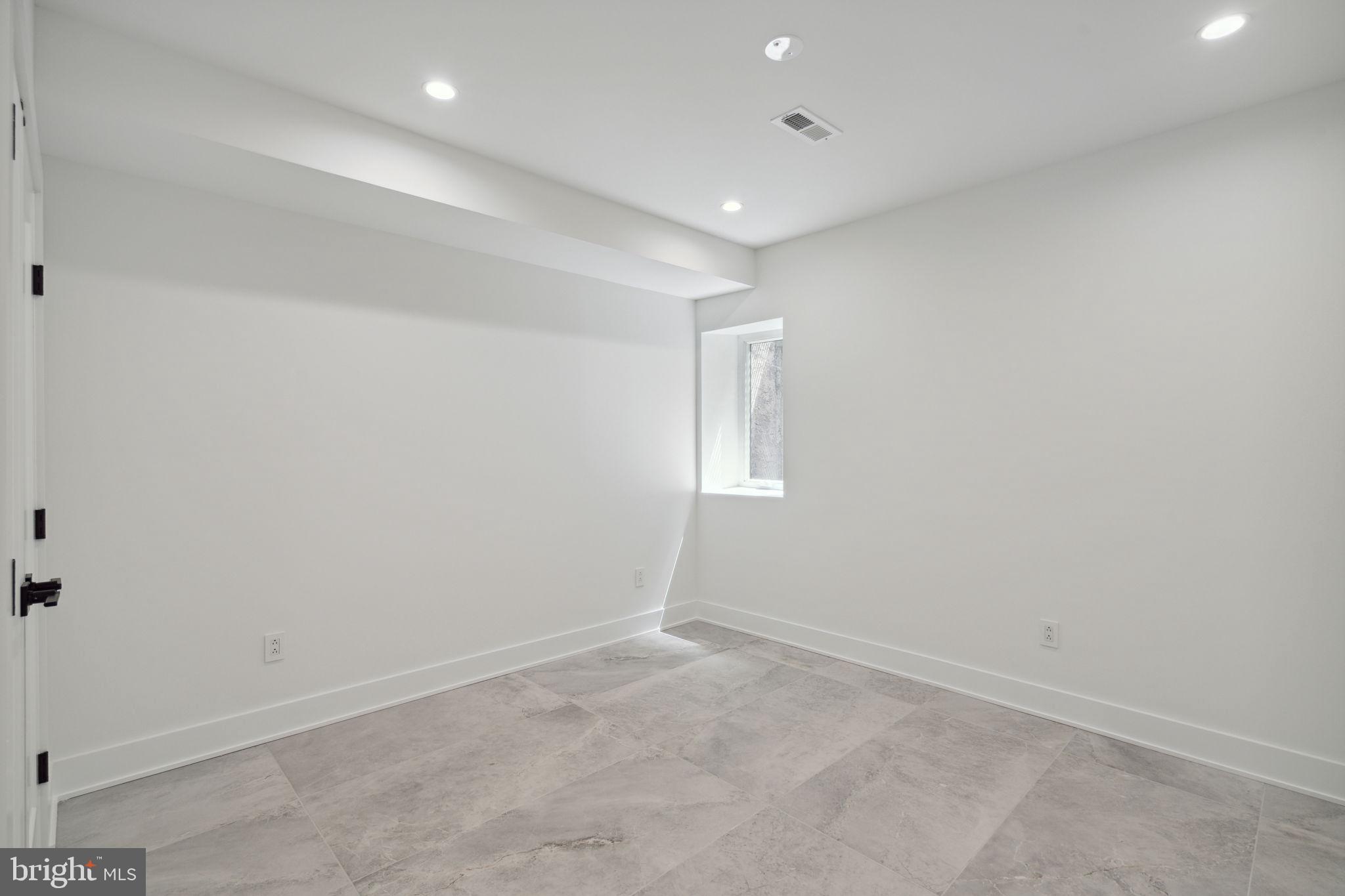 2437 CEDAR STREET