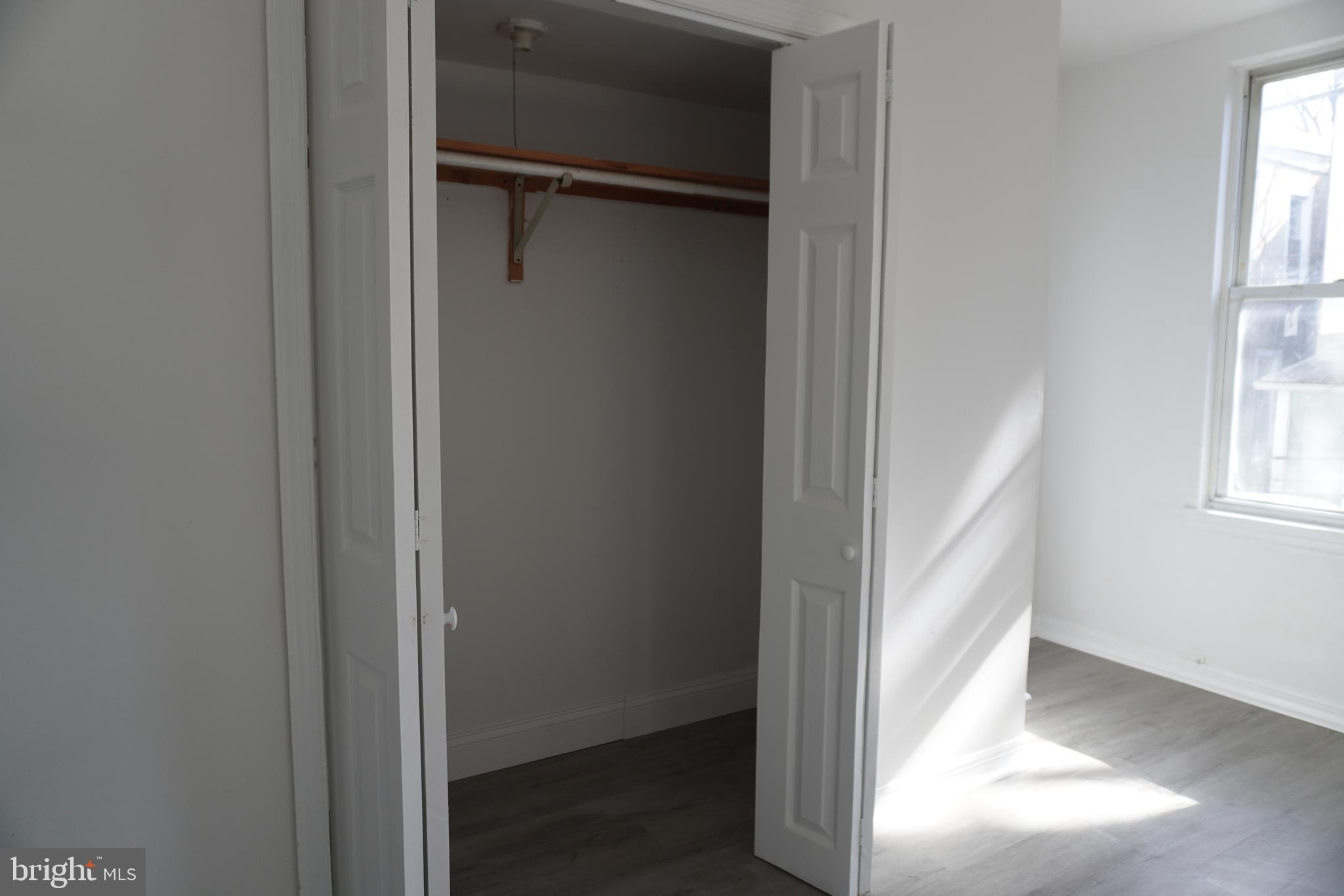 122 W SHARPNACK ST #2