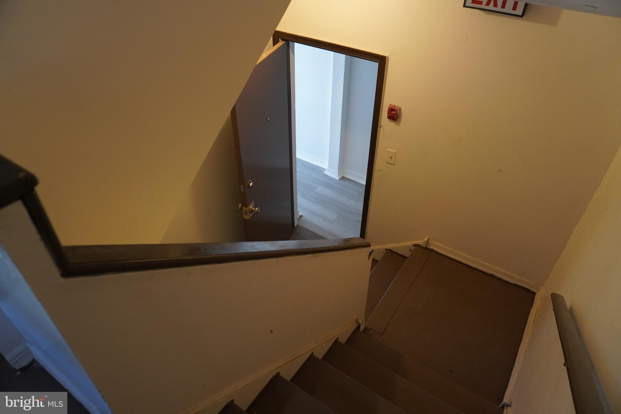 122 W SHARPNACK ST #2