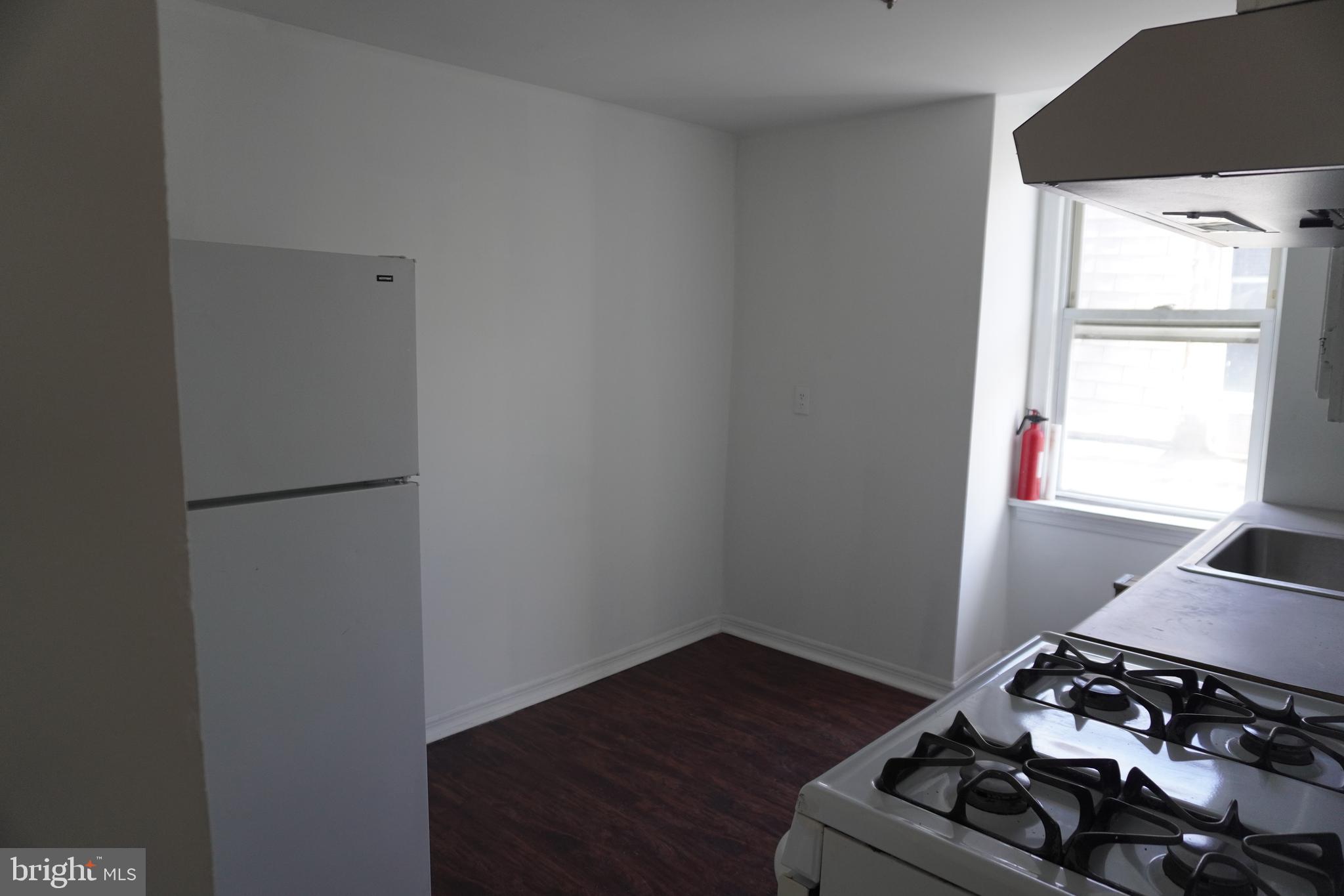 122 W SHARPNACK ST #3