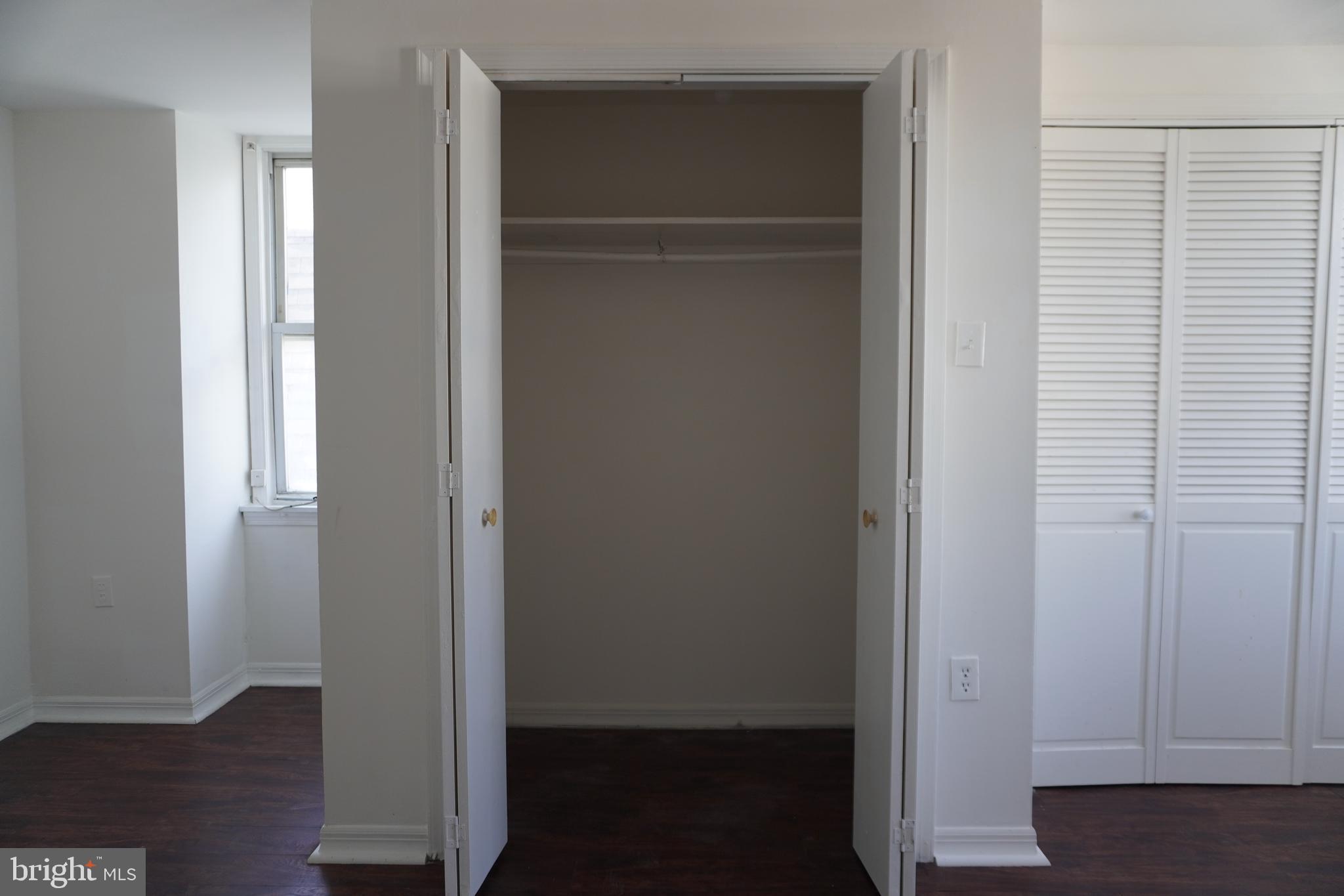 122 W SHARPNACK ST #3