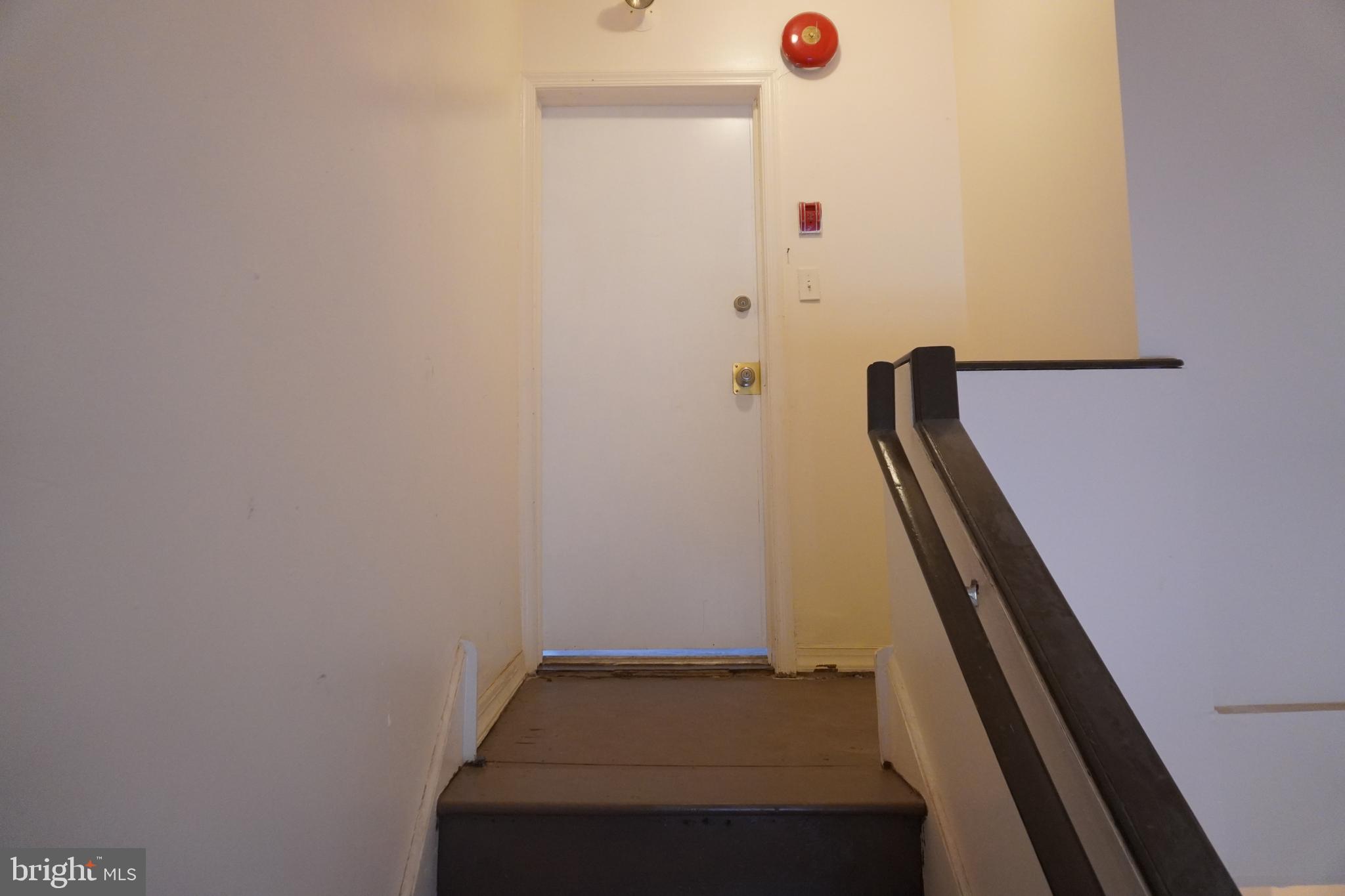 122 W SHARPNACK ST #3