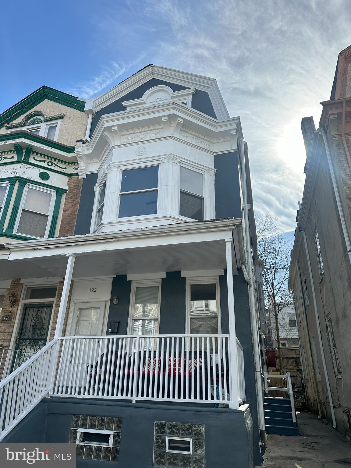 122 W SHARPNACK ST #3