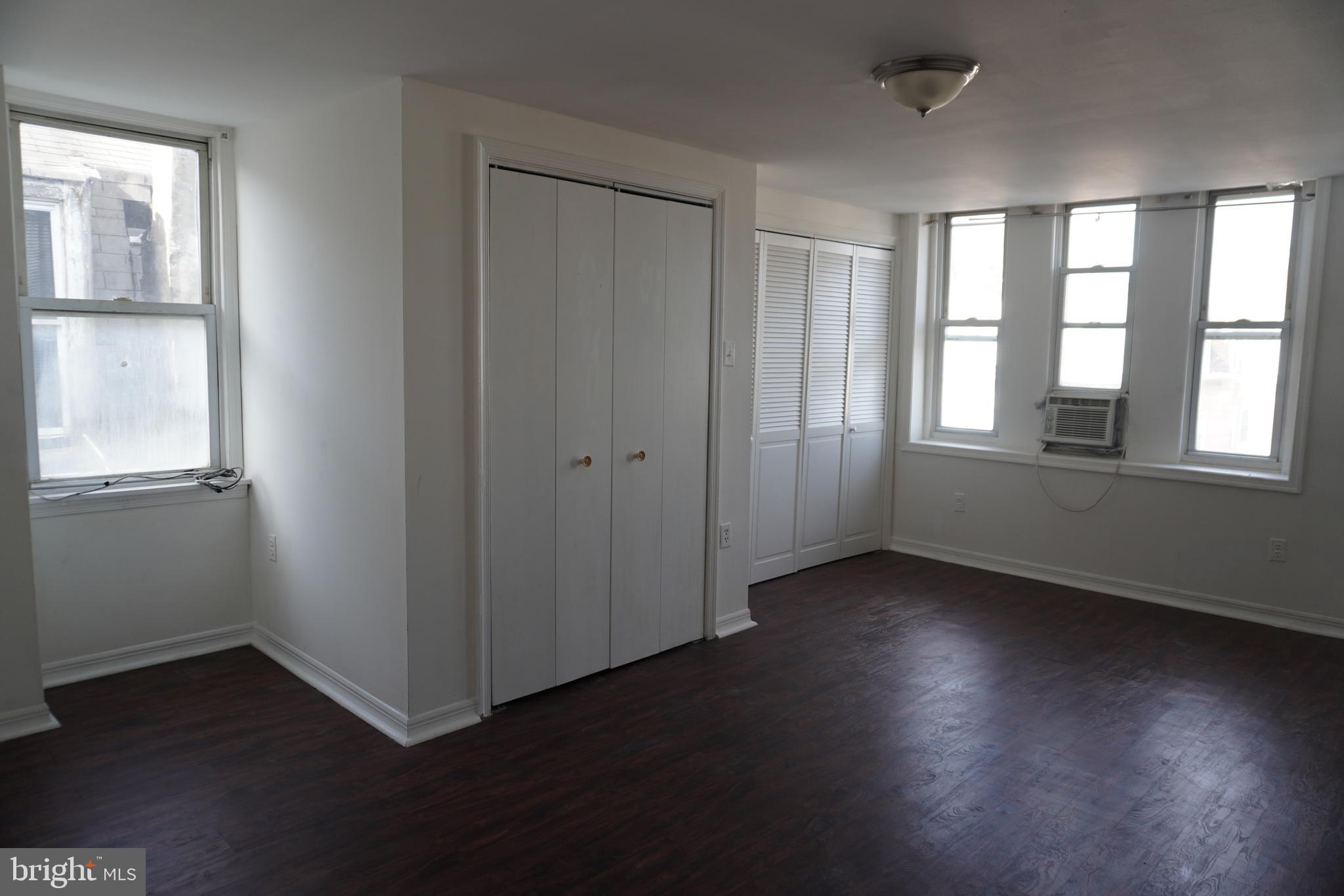 122 W SHARPNACK ST #3
