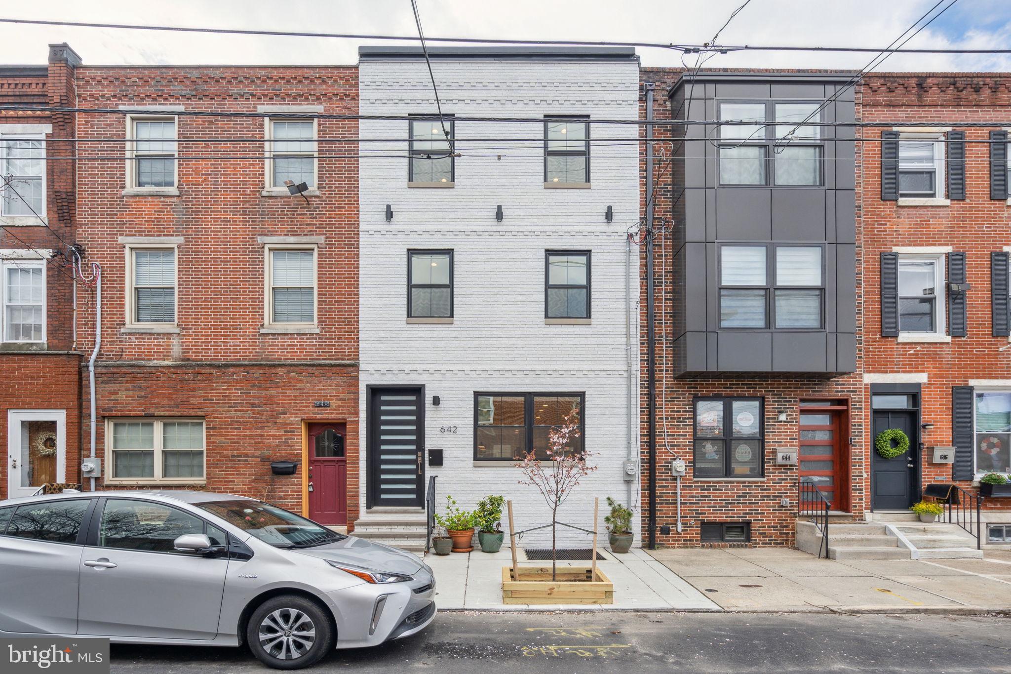 642 CARPENTER ST