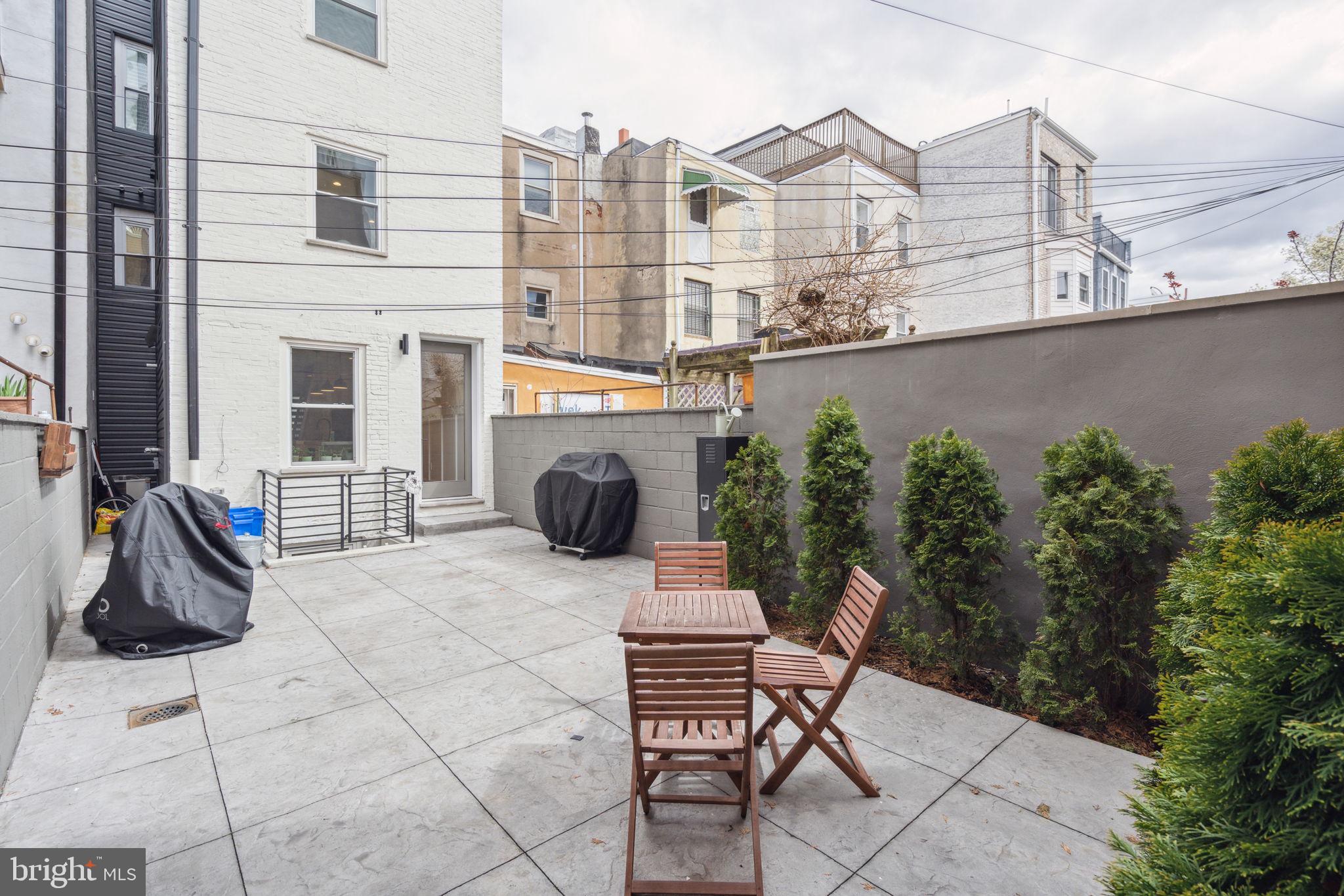 642 CARPENTER ST