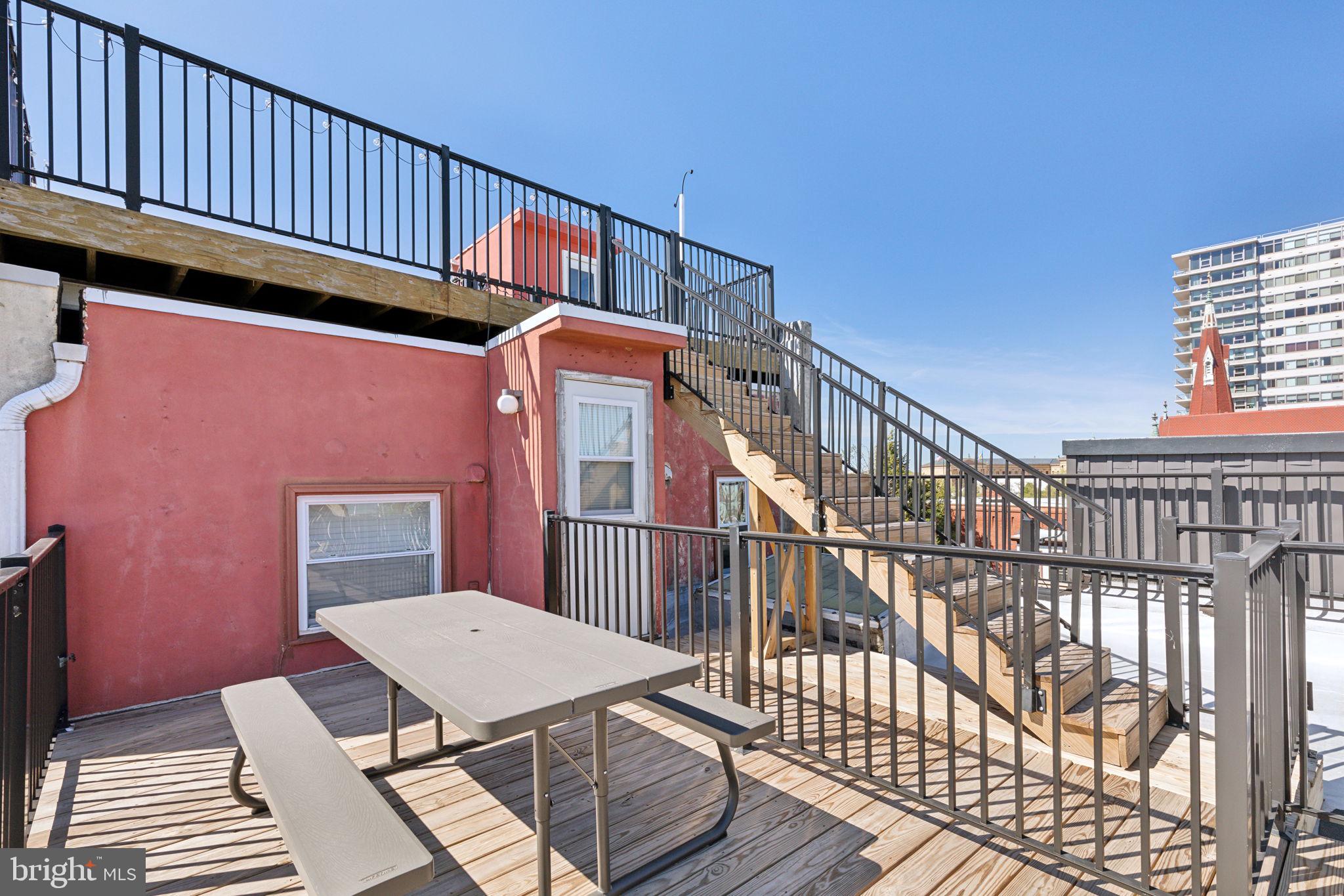 2301 Green St #6