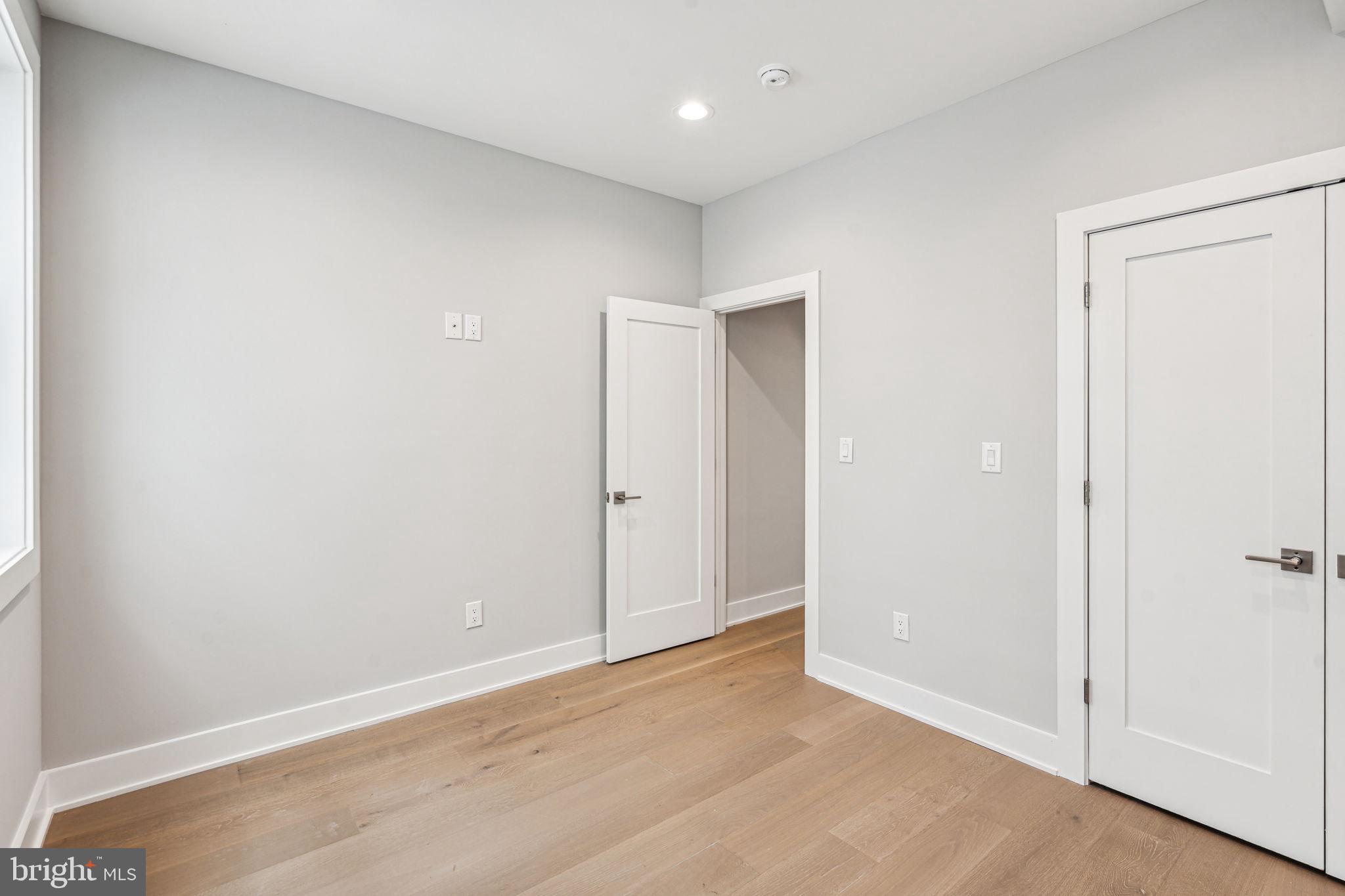 2123 E DAKOTA STREET