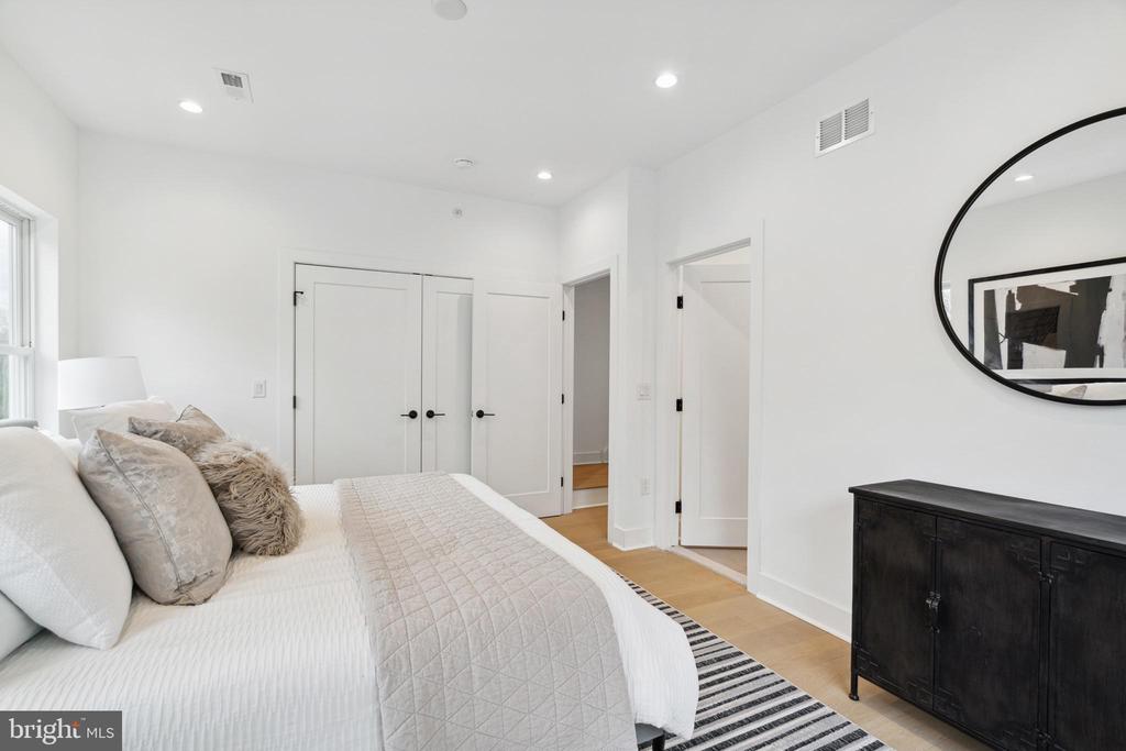 3600 Grant Ave #1