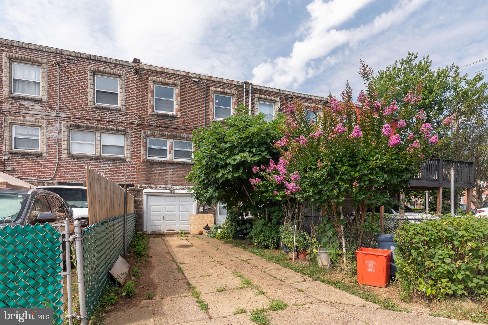 405 E Howell St