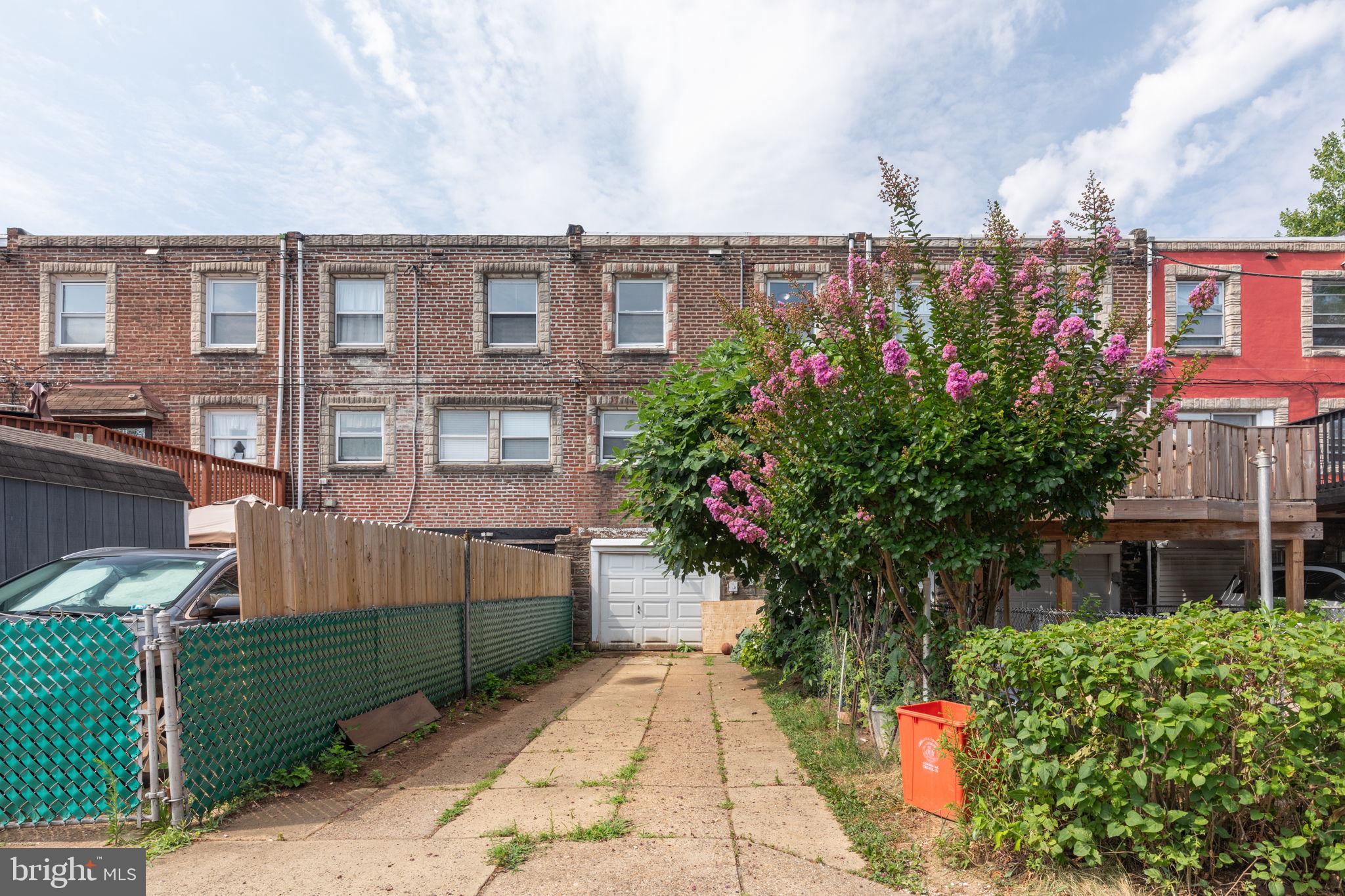 405 E Howell St