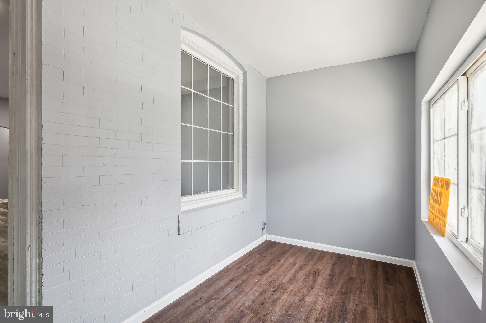211 N Paxon St