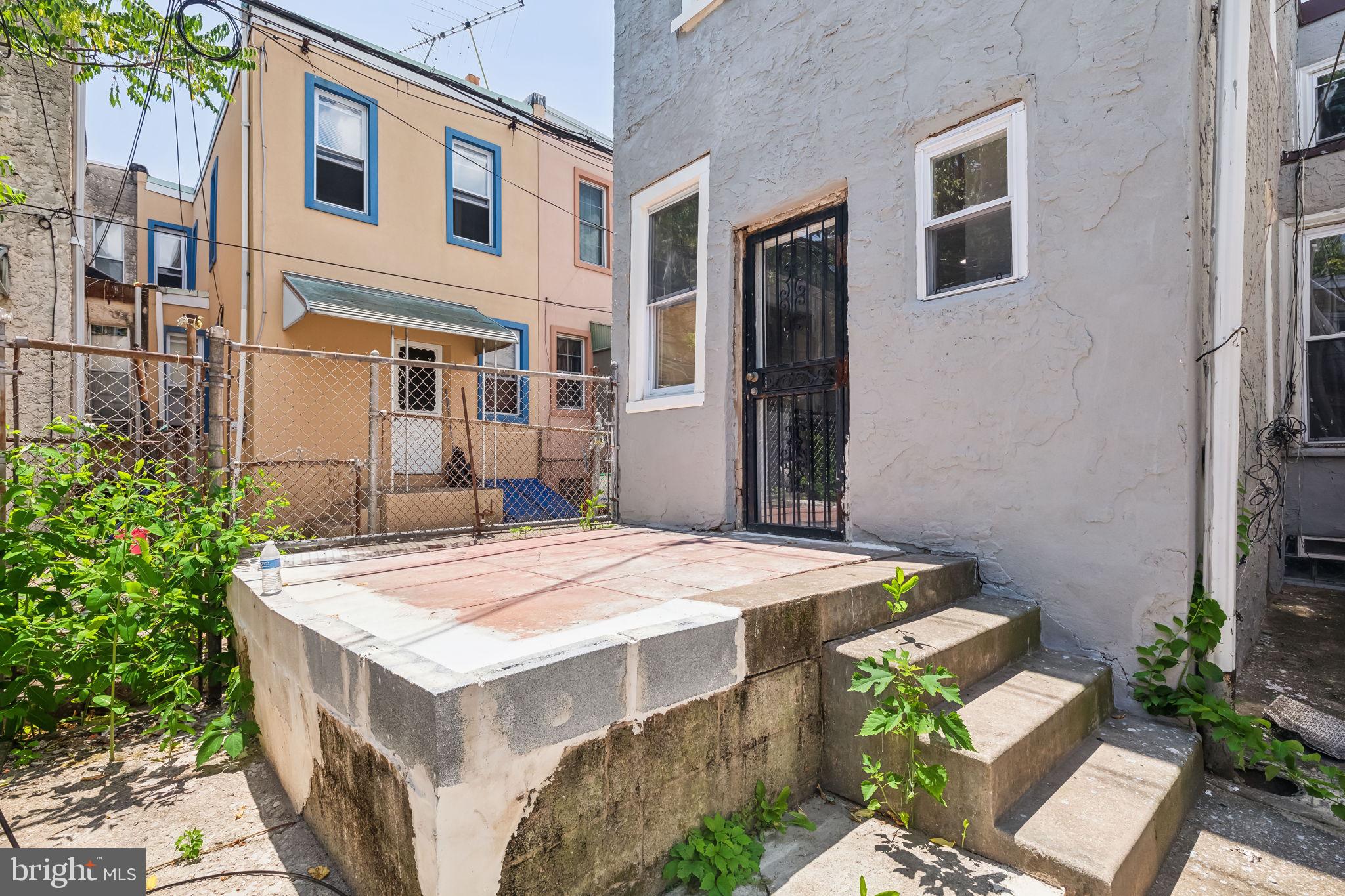 211 N Paxon St