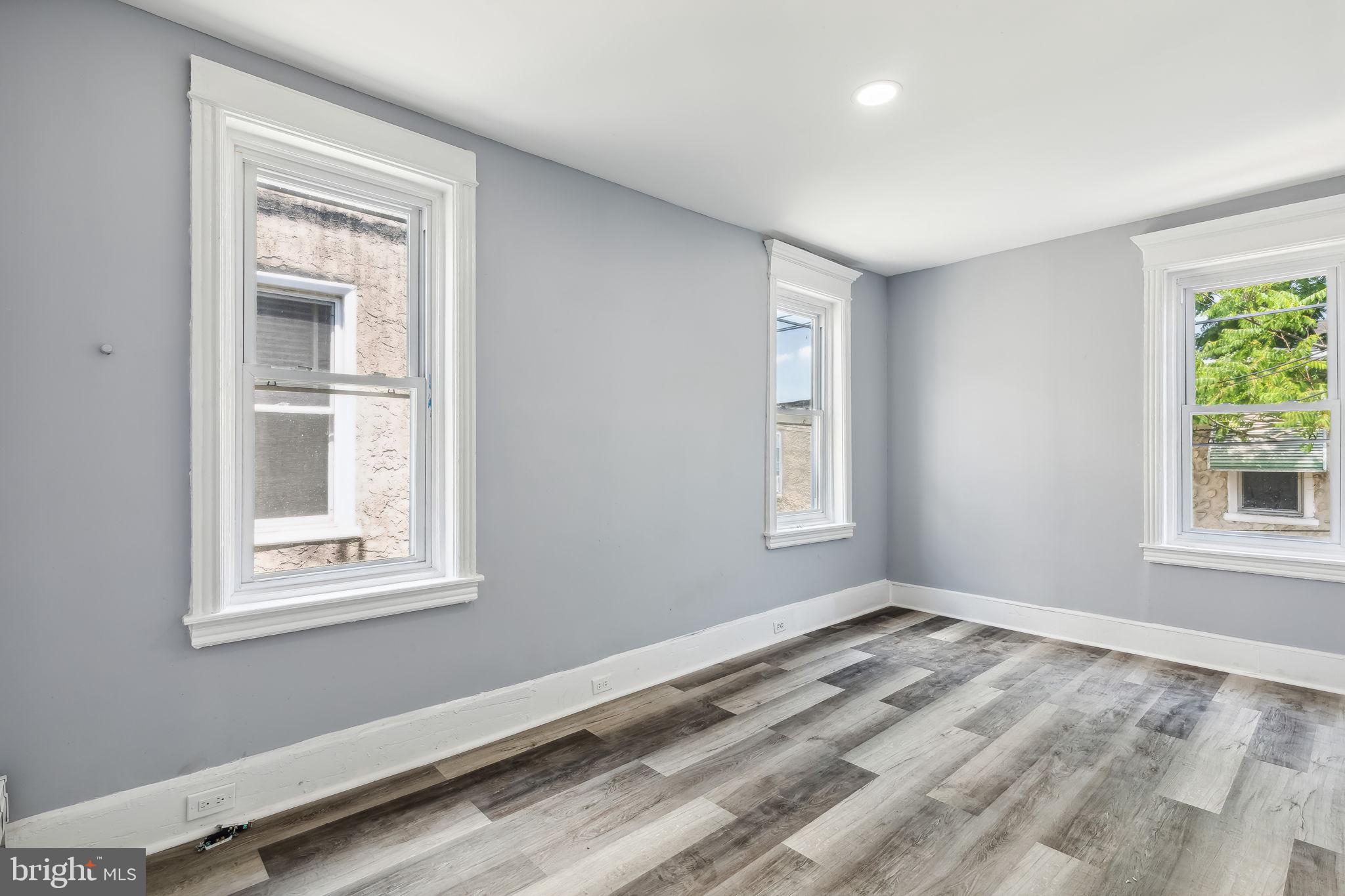 211 N Paxon St