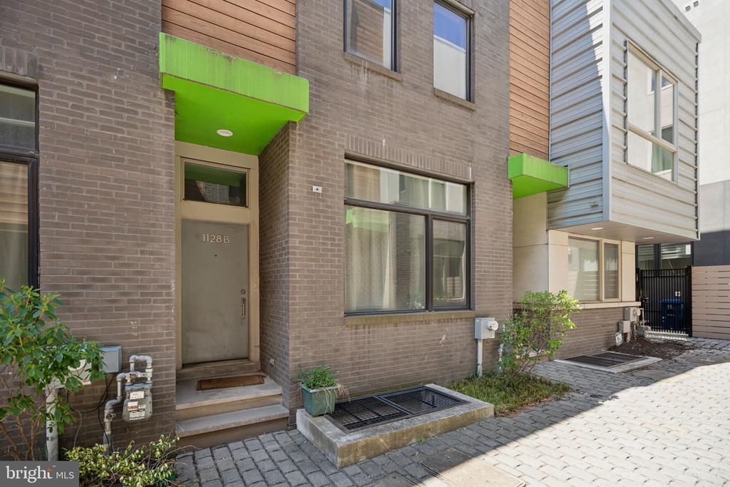 1128 N Front St #B26