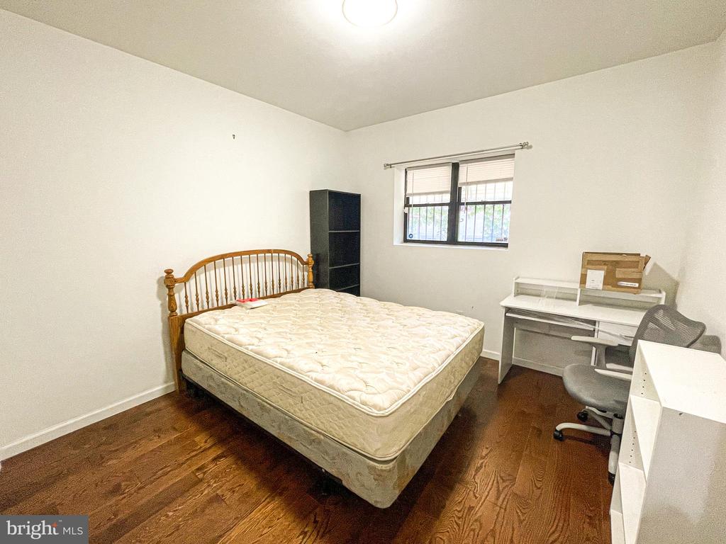 918 SNYDER AVE #1