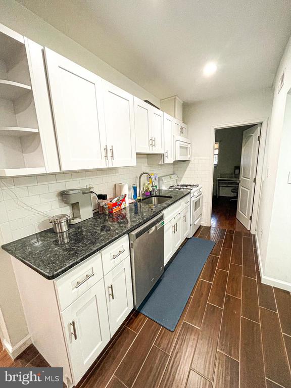 918 SNYDER AVE #1
