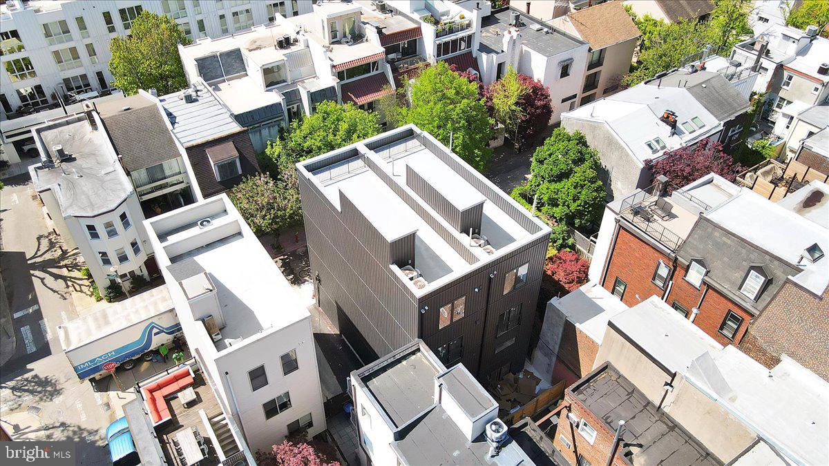 2035 Waverly St #Penthouse