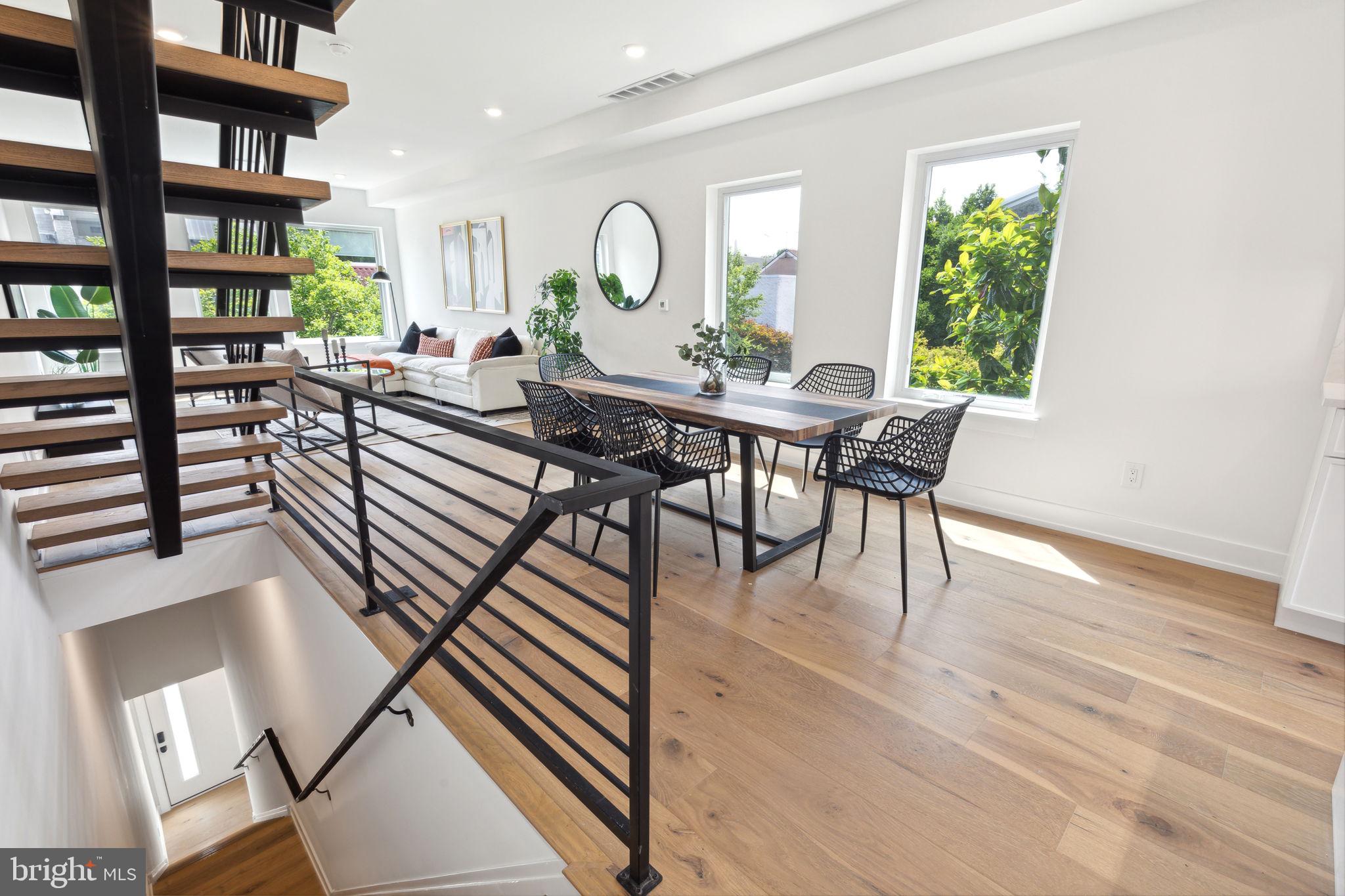 2035 Waverly St #Penthouse