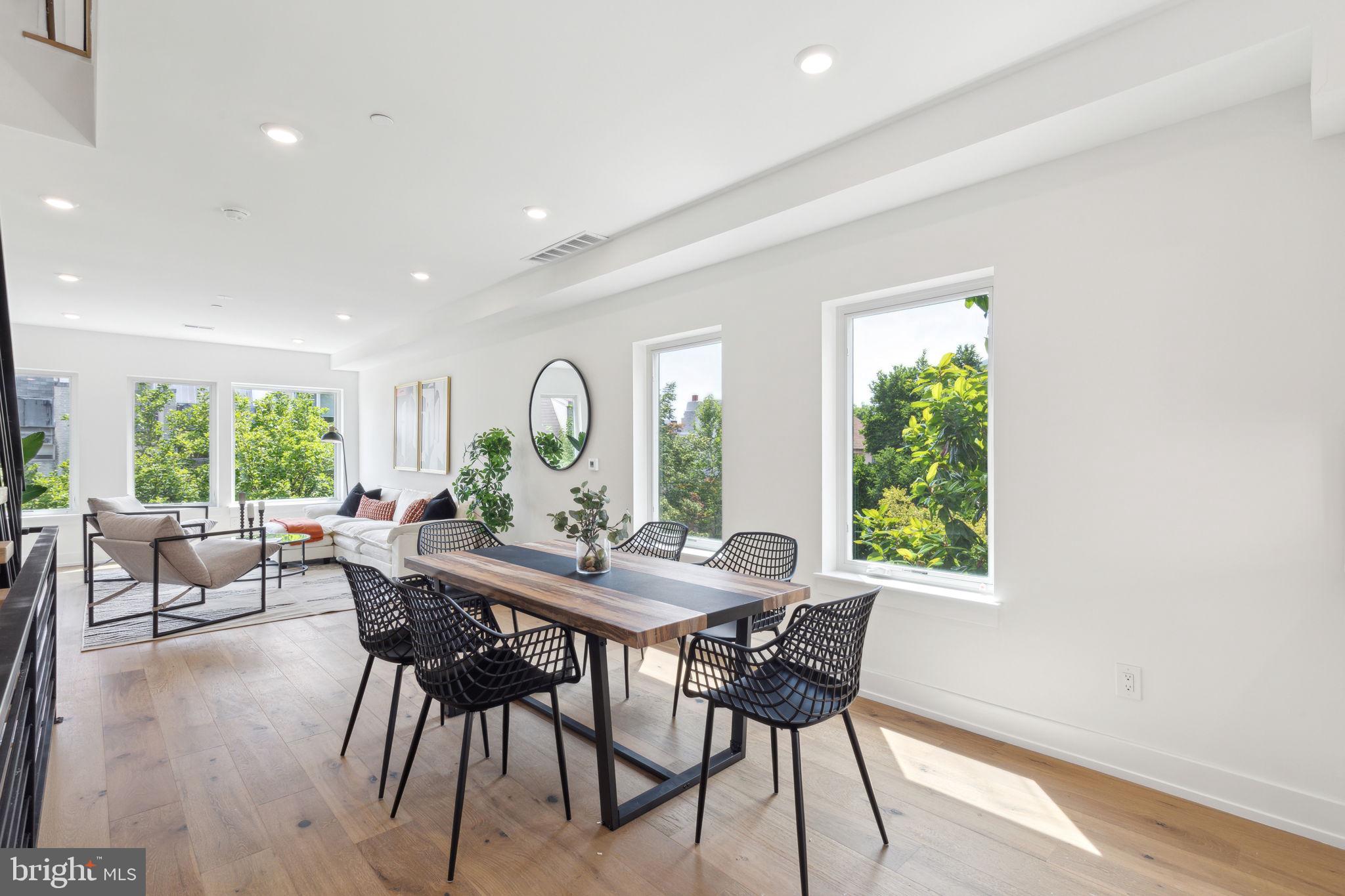 2035 Waverly St #Penthouse