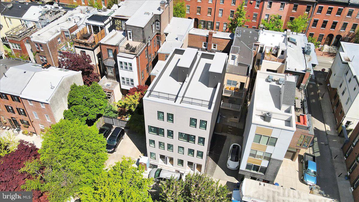 2035 Waverly St #Penthouse