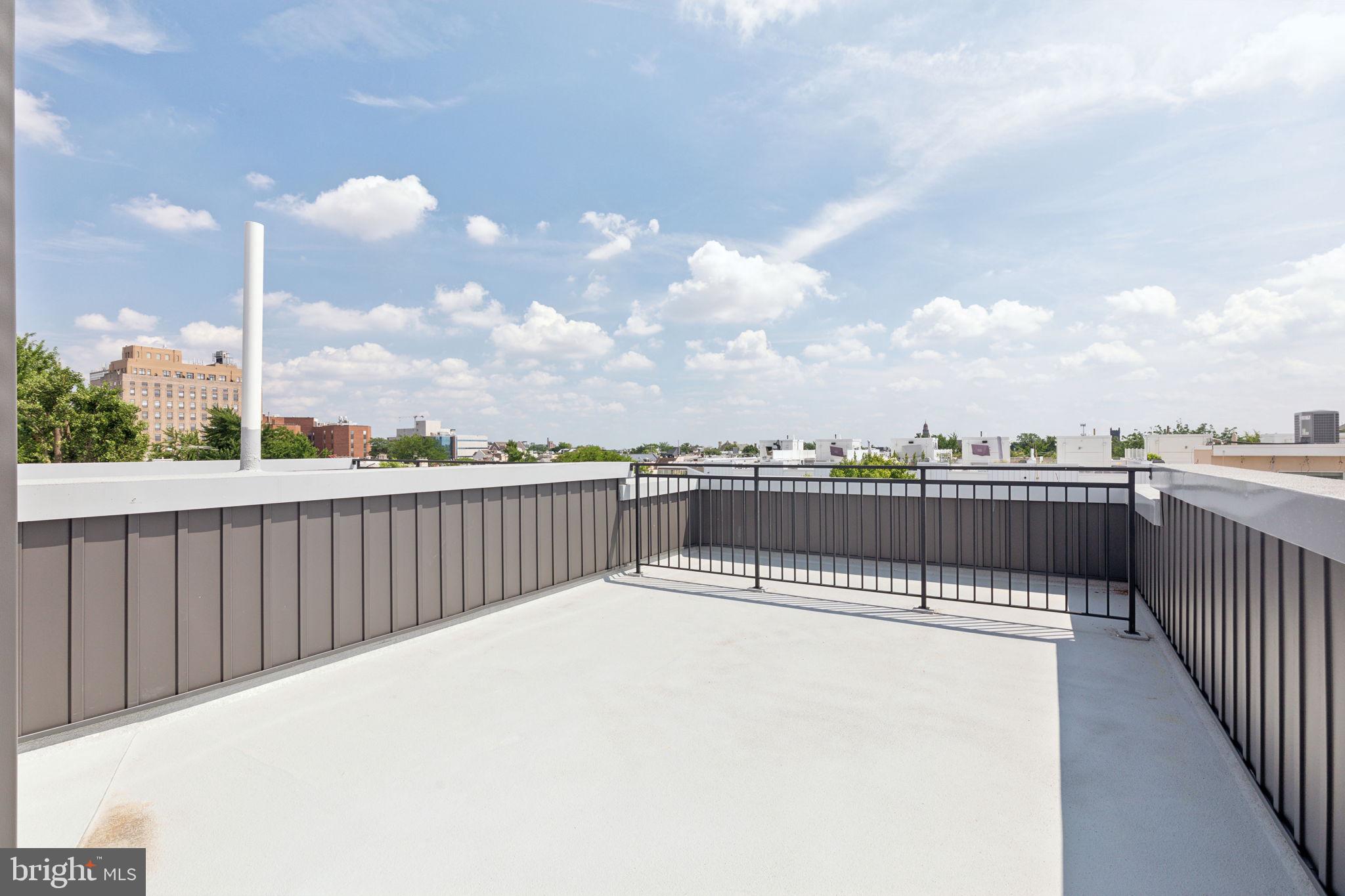 2035 Waverly St #Penthouse
