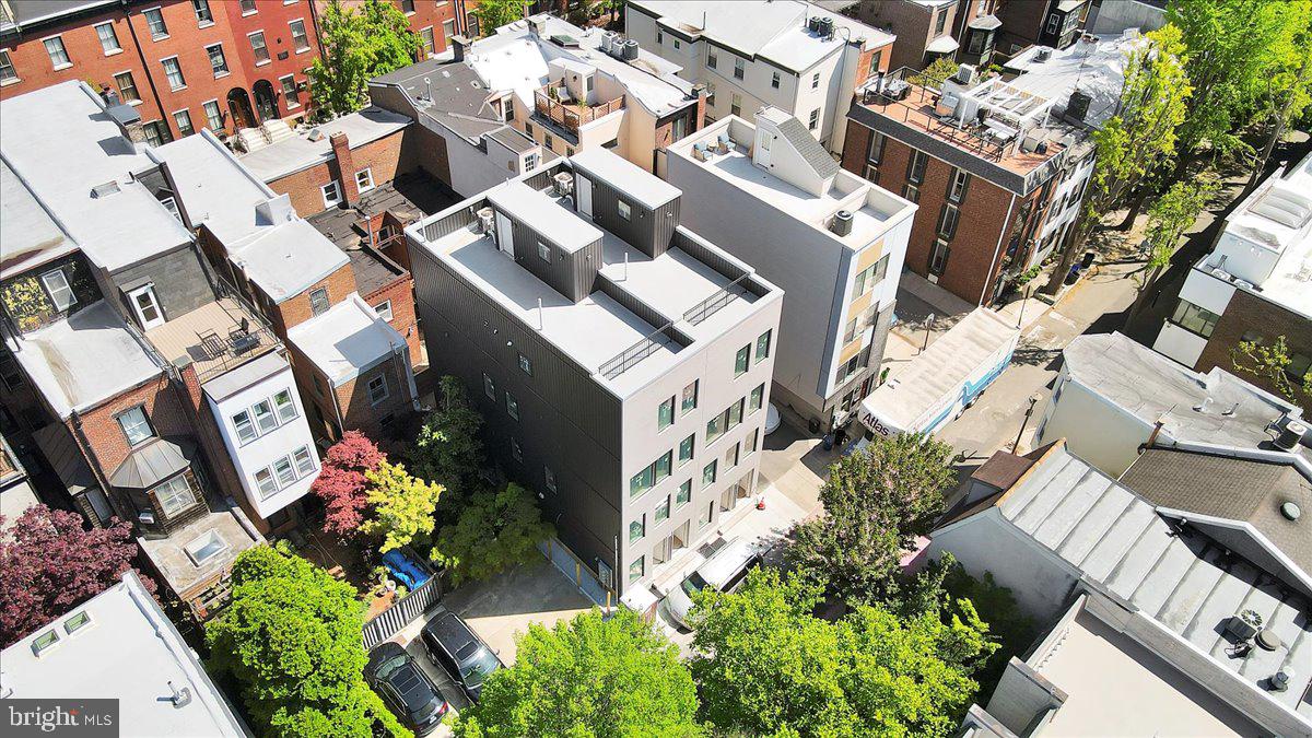 2035 Waverly St #Penthouse