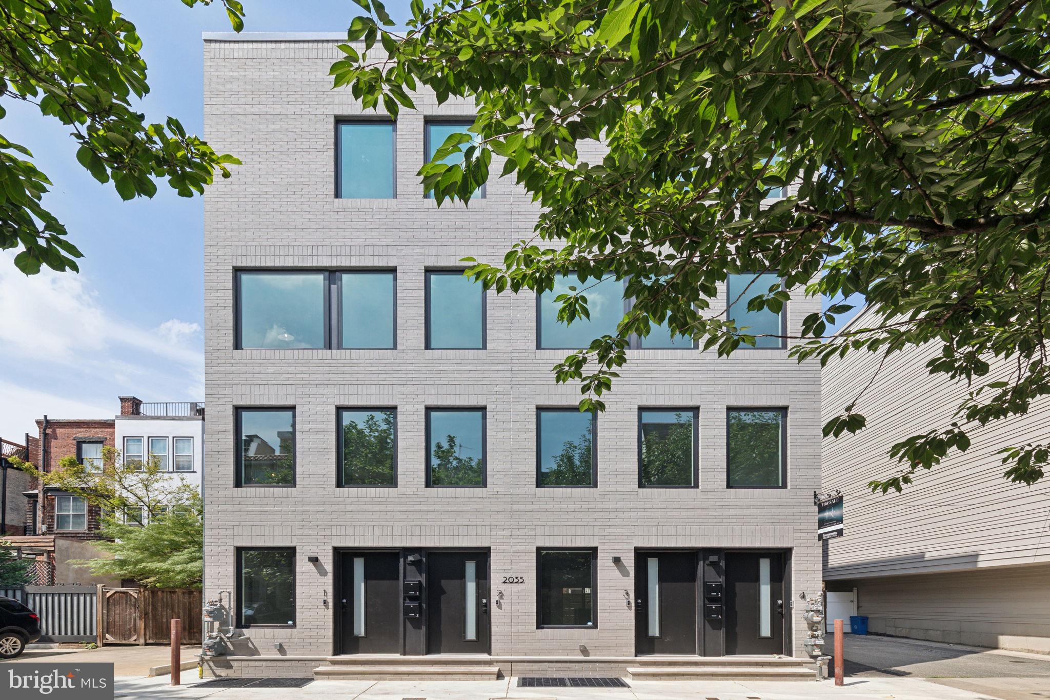 2035 Waverly St #Penthouse