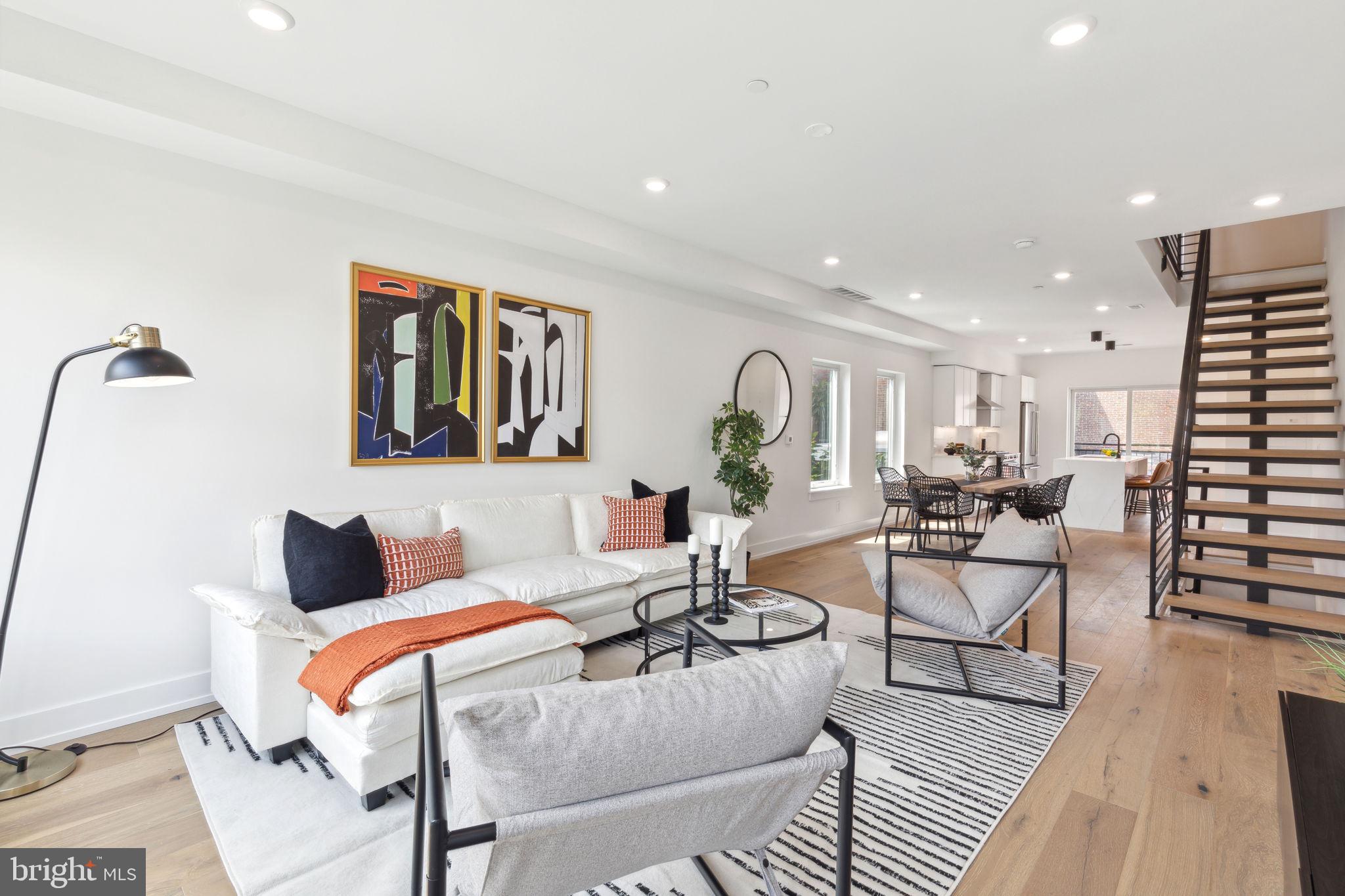 2035 Waverly St #Penthouse