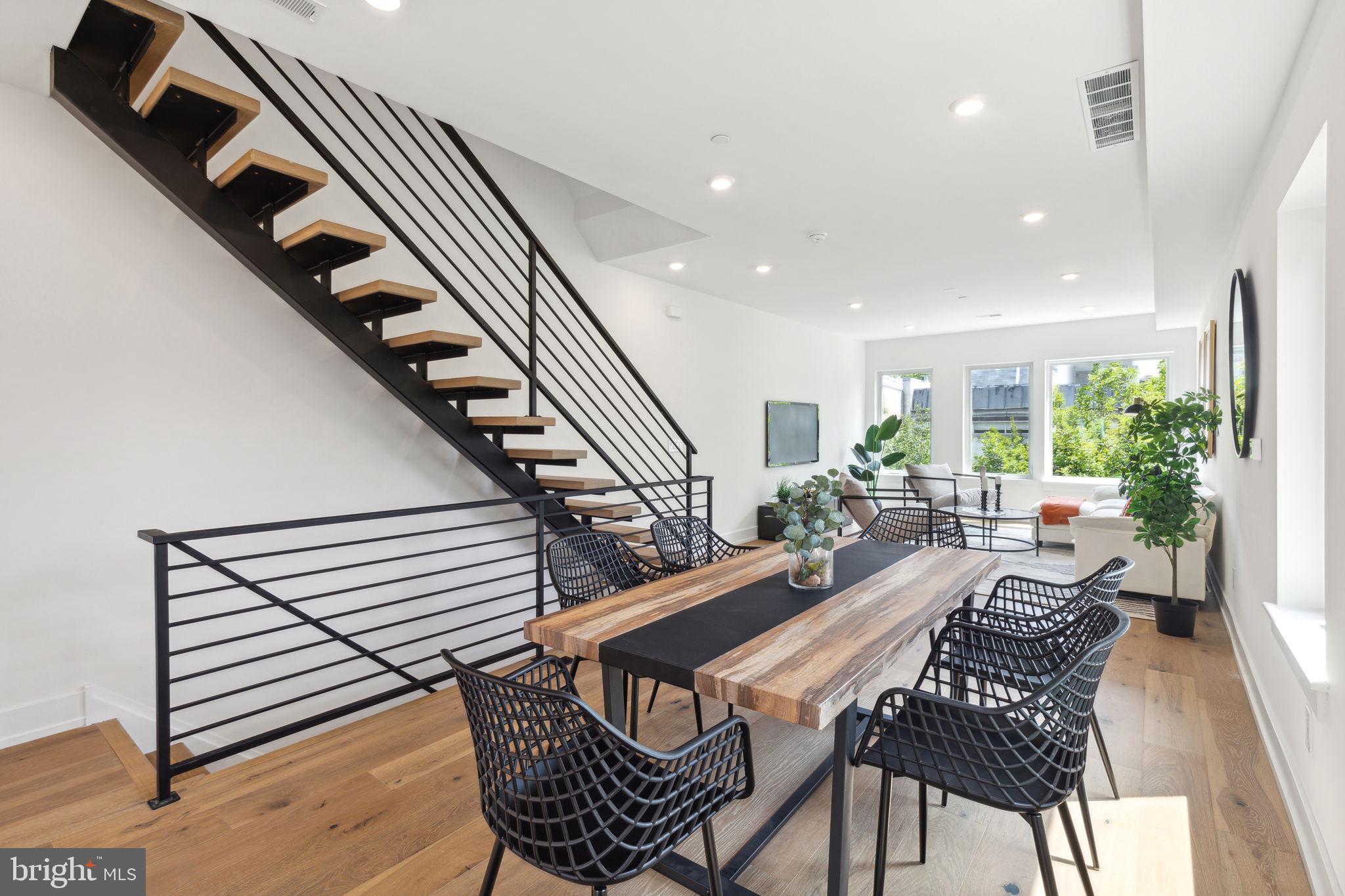 2035 Waverly St #Penthouse