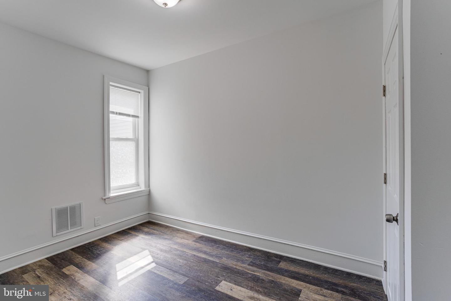 463 N 51st St