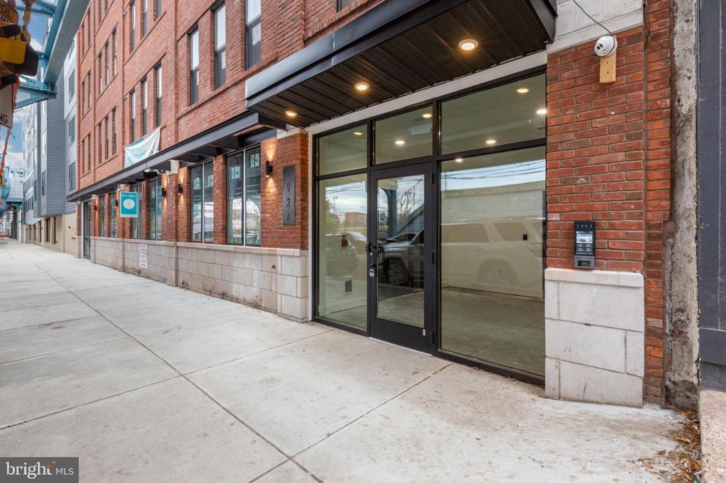1924 N FRONT STREET 405