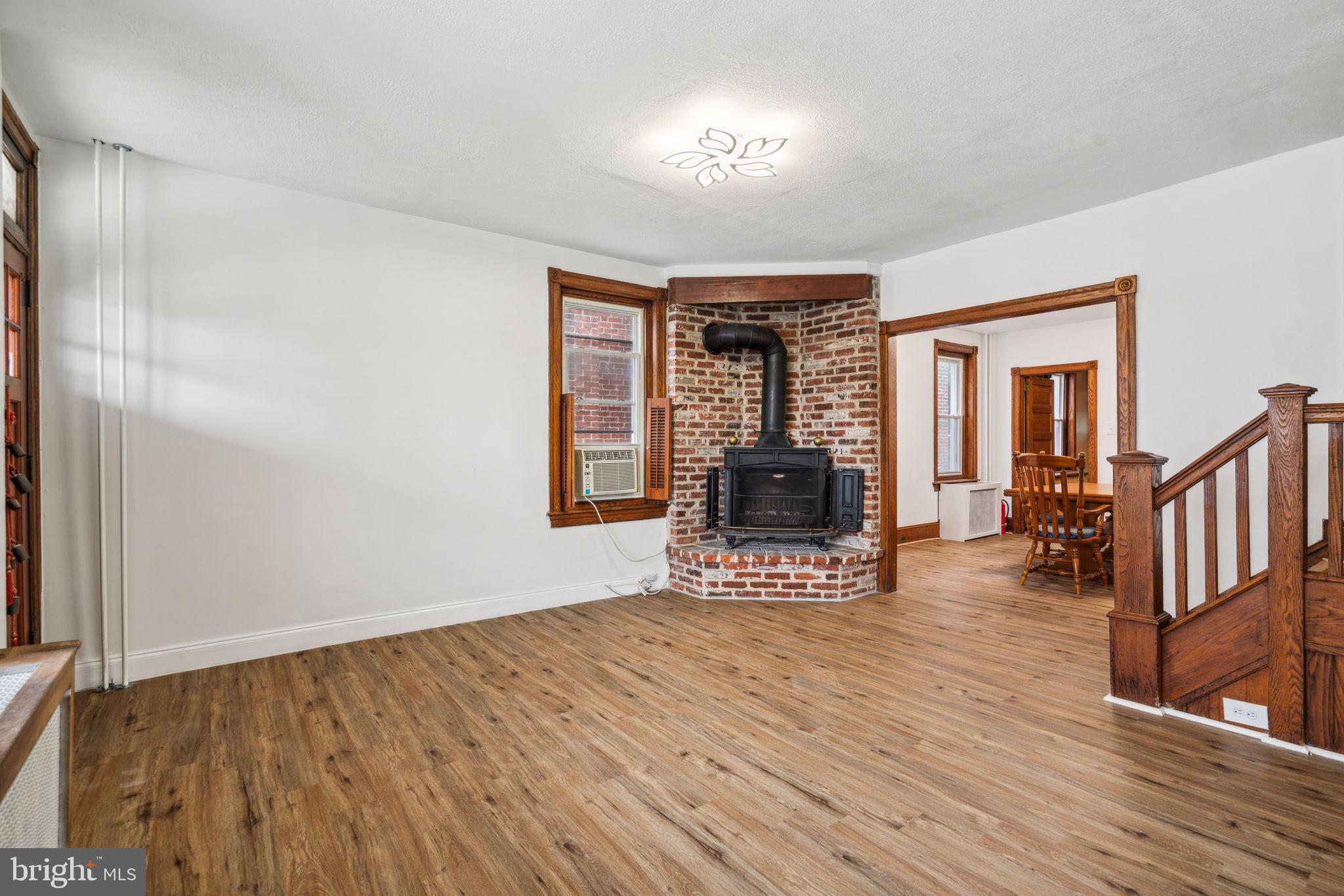 493 Markle St