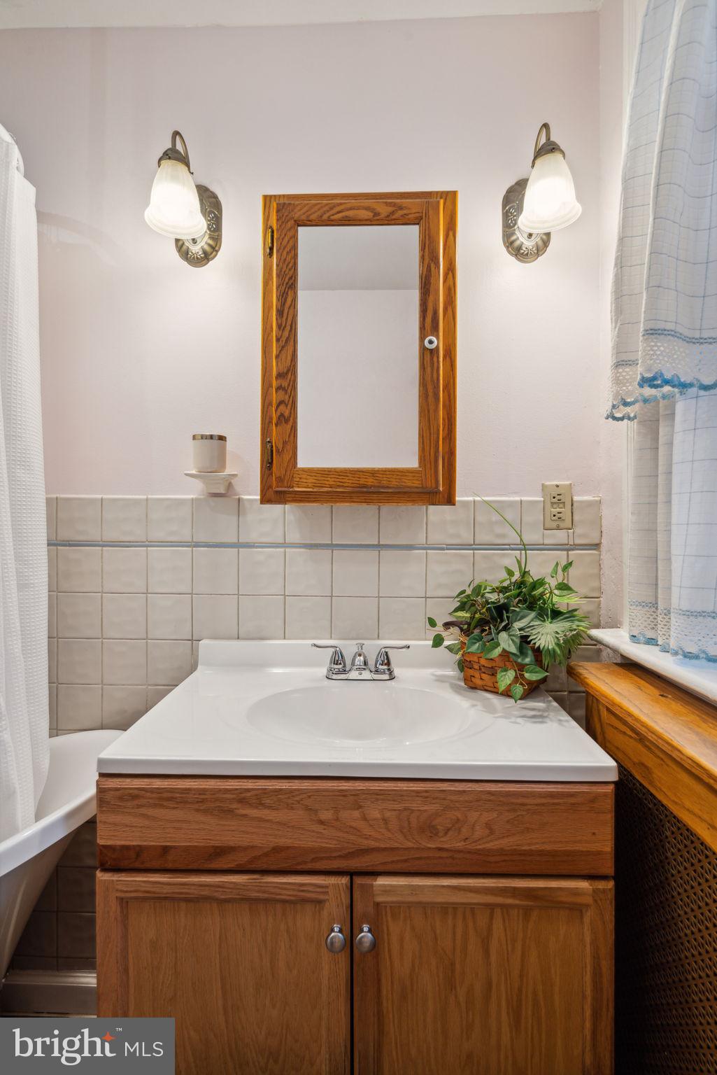 493 Markle St