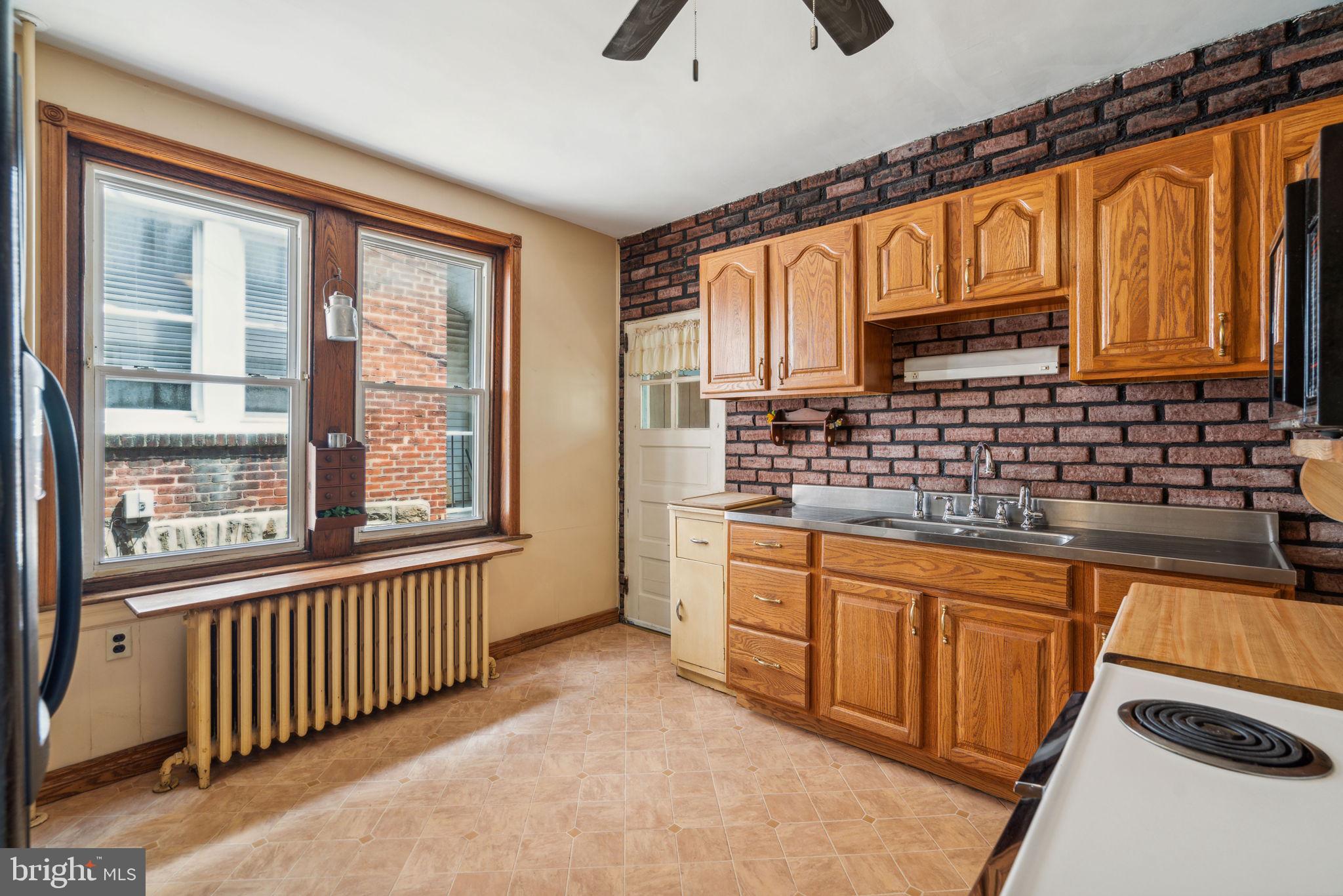 493 Markle St