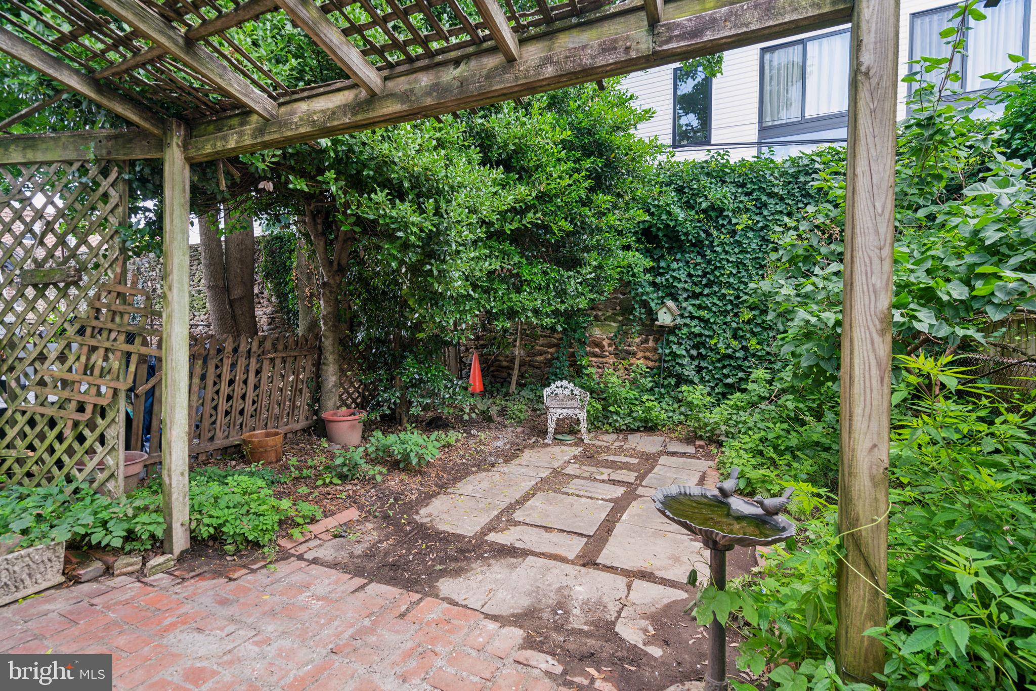 493 Markle St