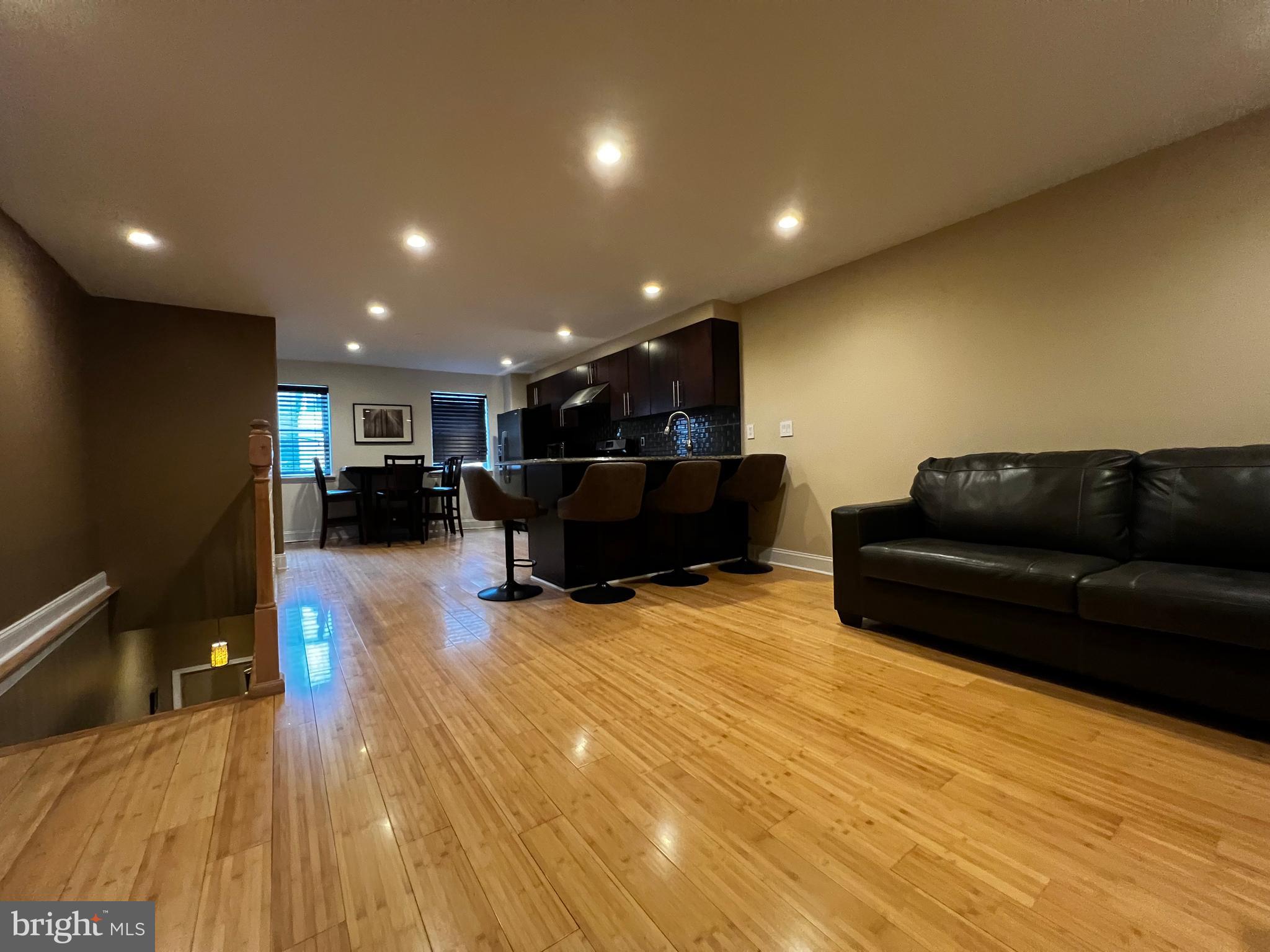1220 ANNIN ST #B