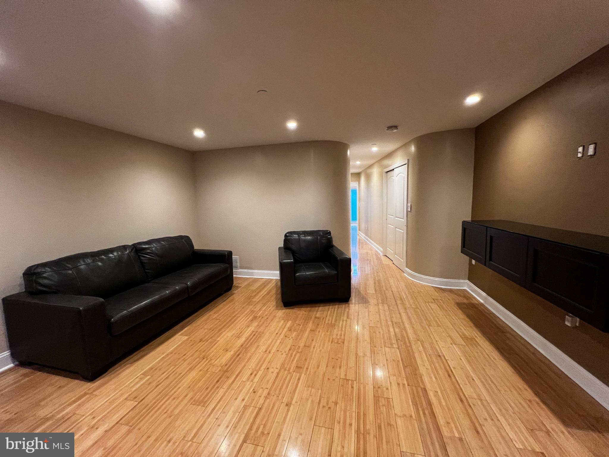 1220 ANNIN ST #B
