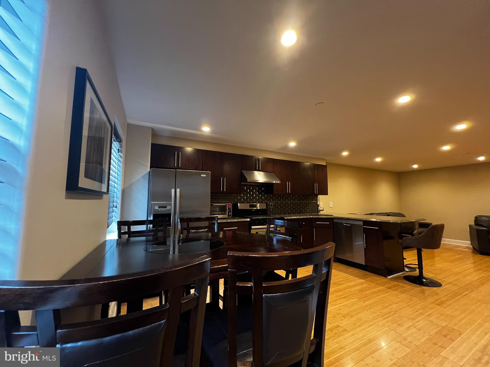 1220 ANNIN ST #B
