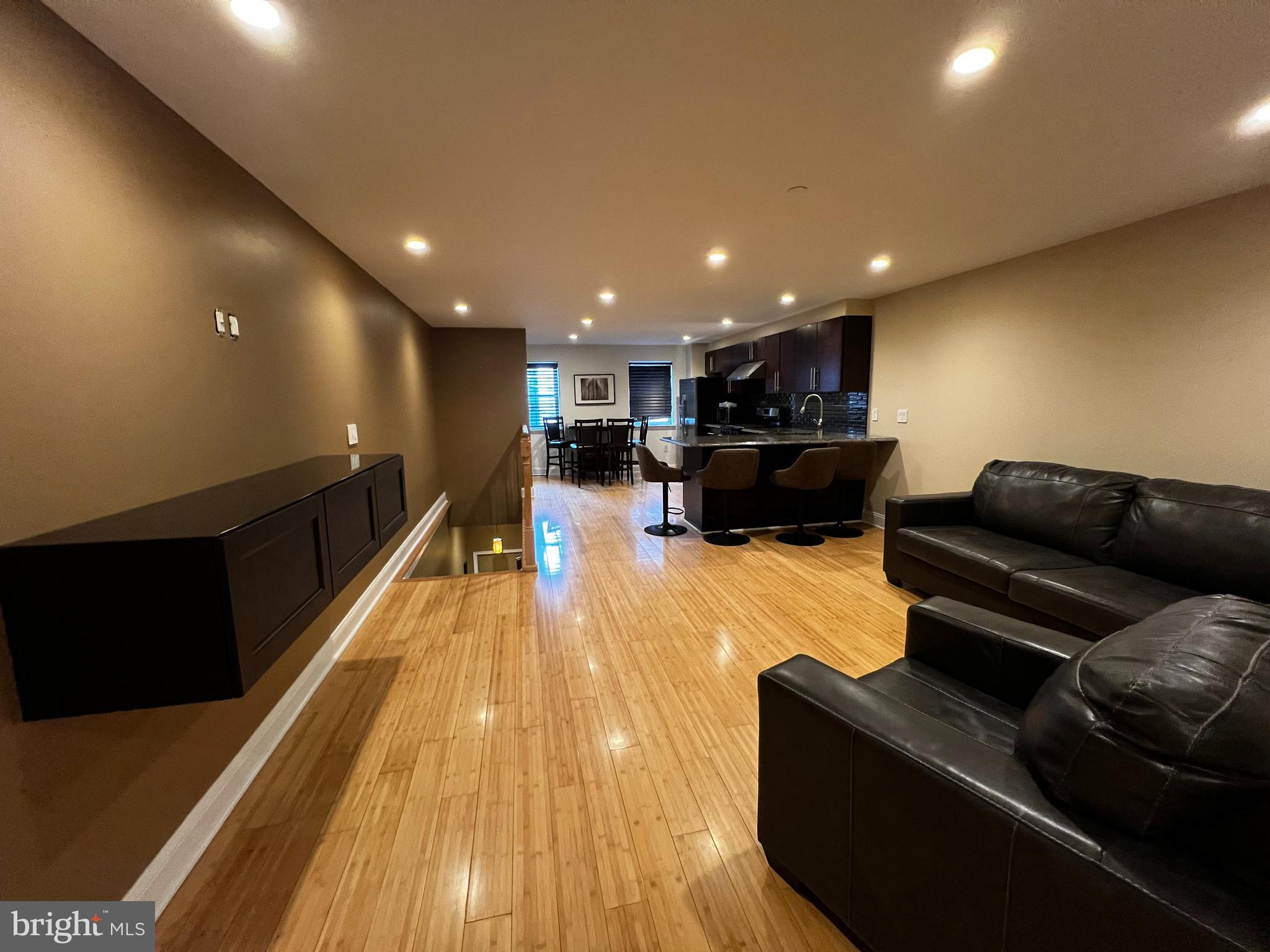 1220 ANNIN ST #B
