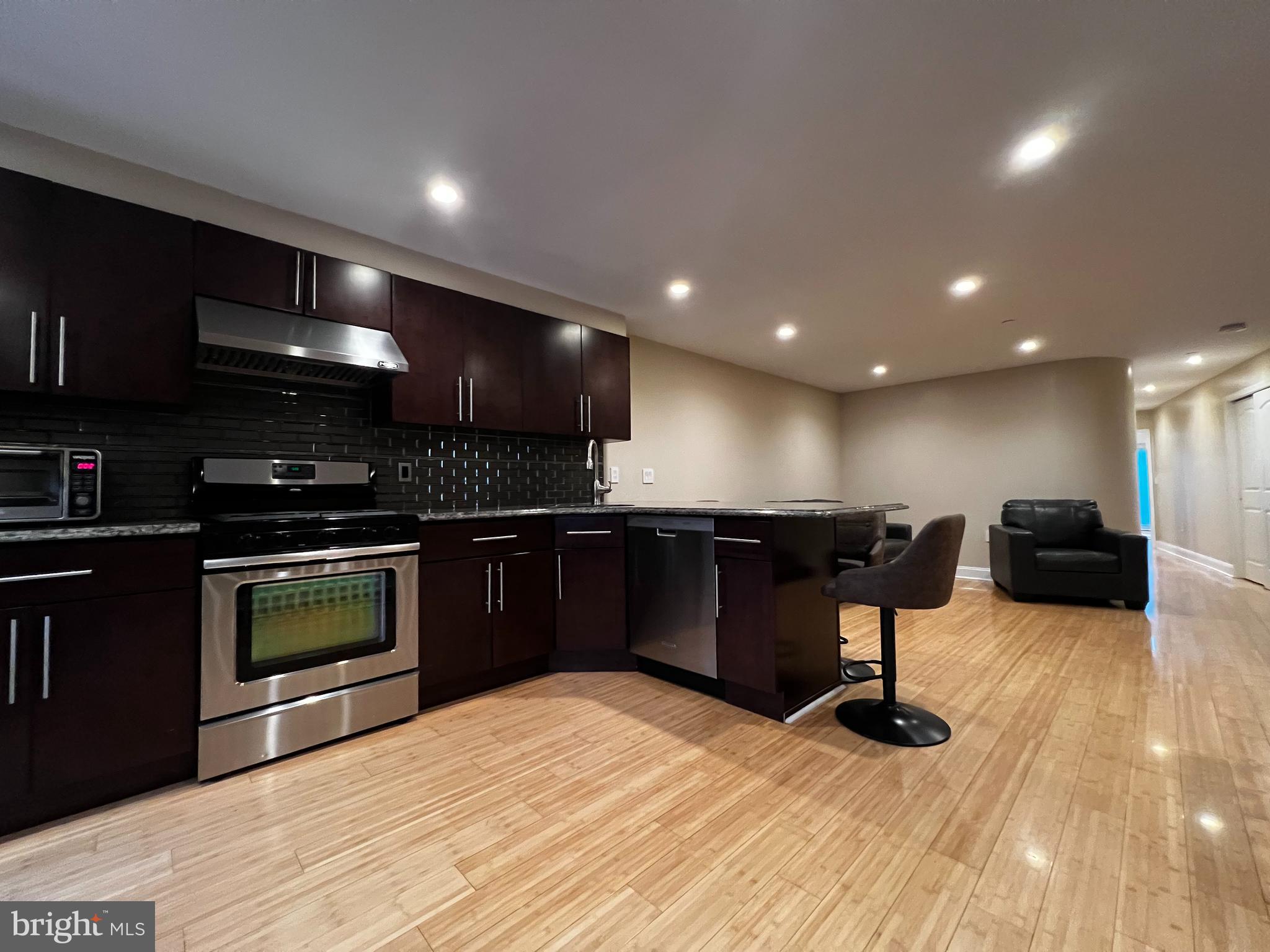 1220 ANNIN ST #B