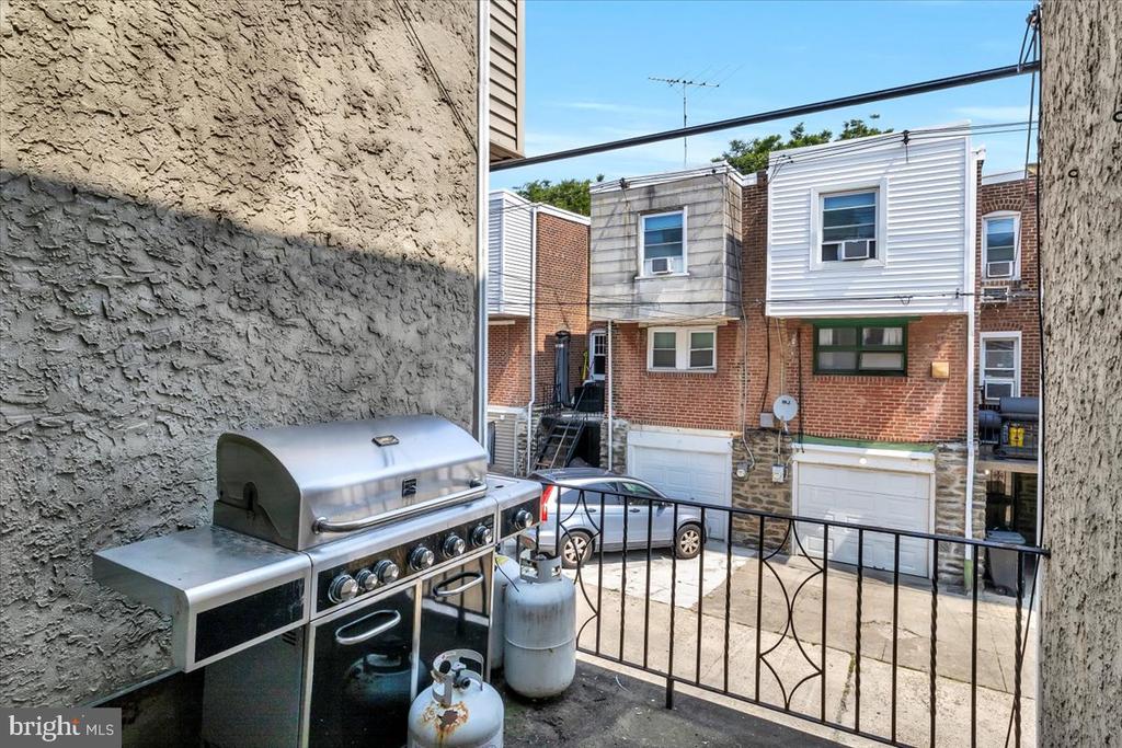 1213 E CHELTENHAM AVENUE