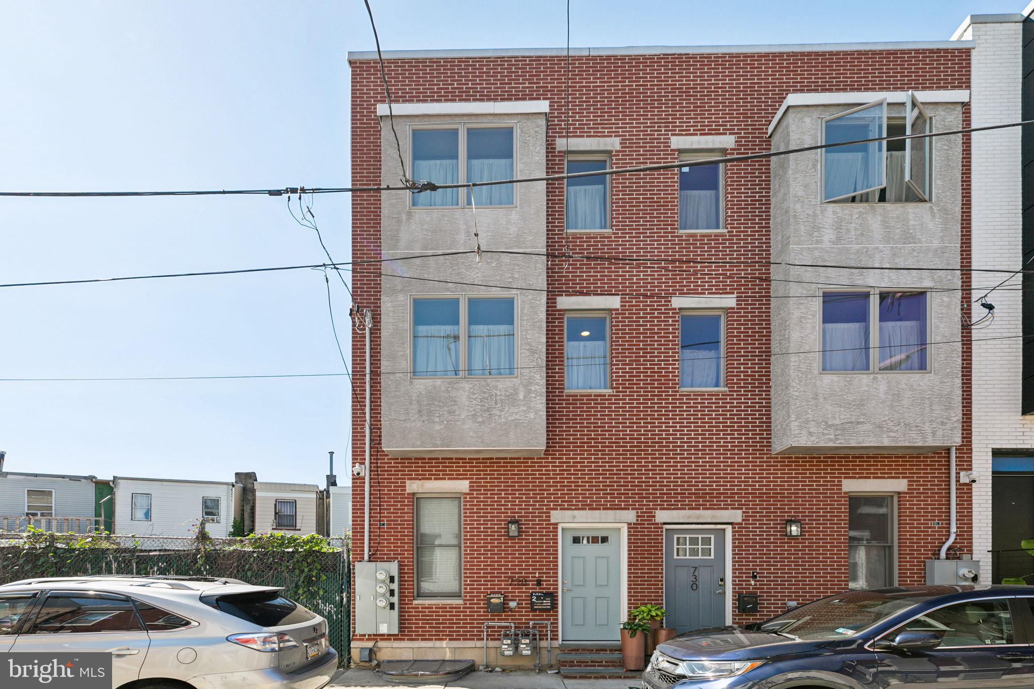 728 Daly St