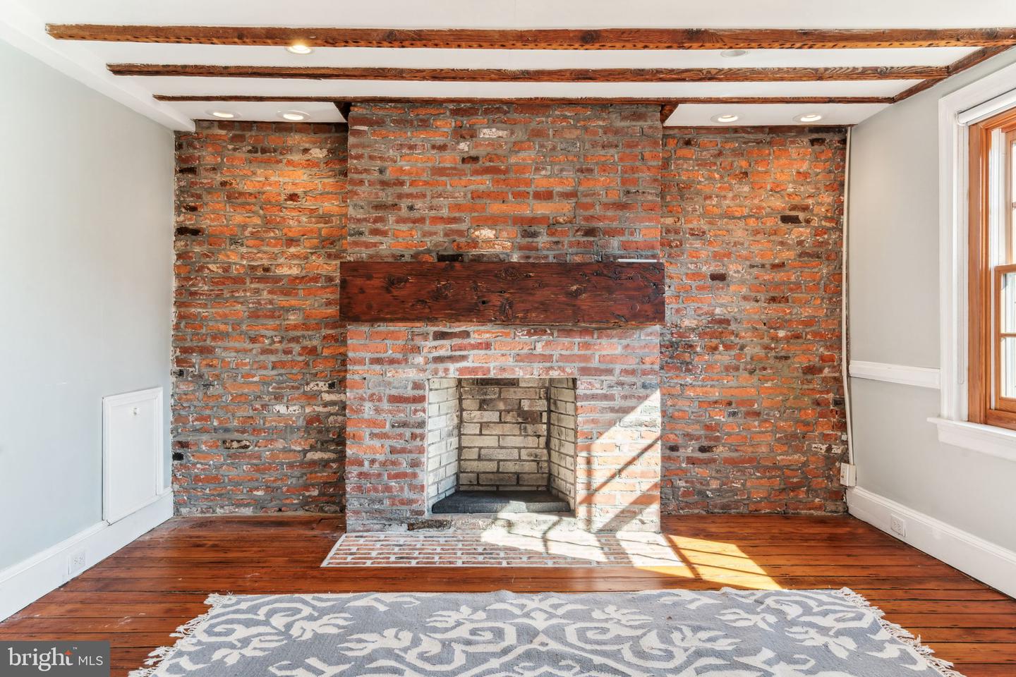 131 Bainbridge St